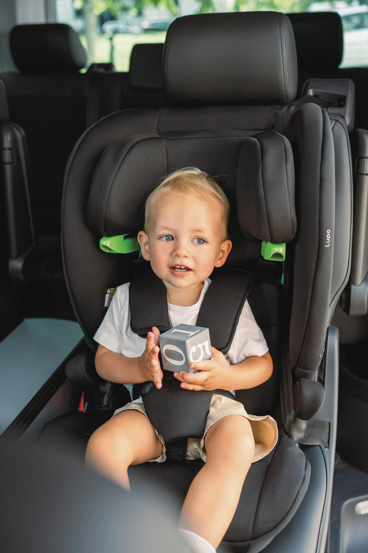 KINDERAUTOSITZ Lupo I-Size Black  - Schwarz, Basics, Kunststoff/Textil (44/62/48cm) - Osann