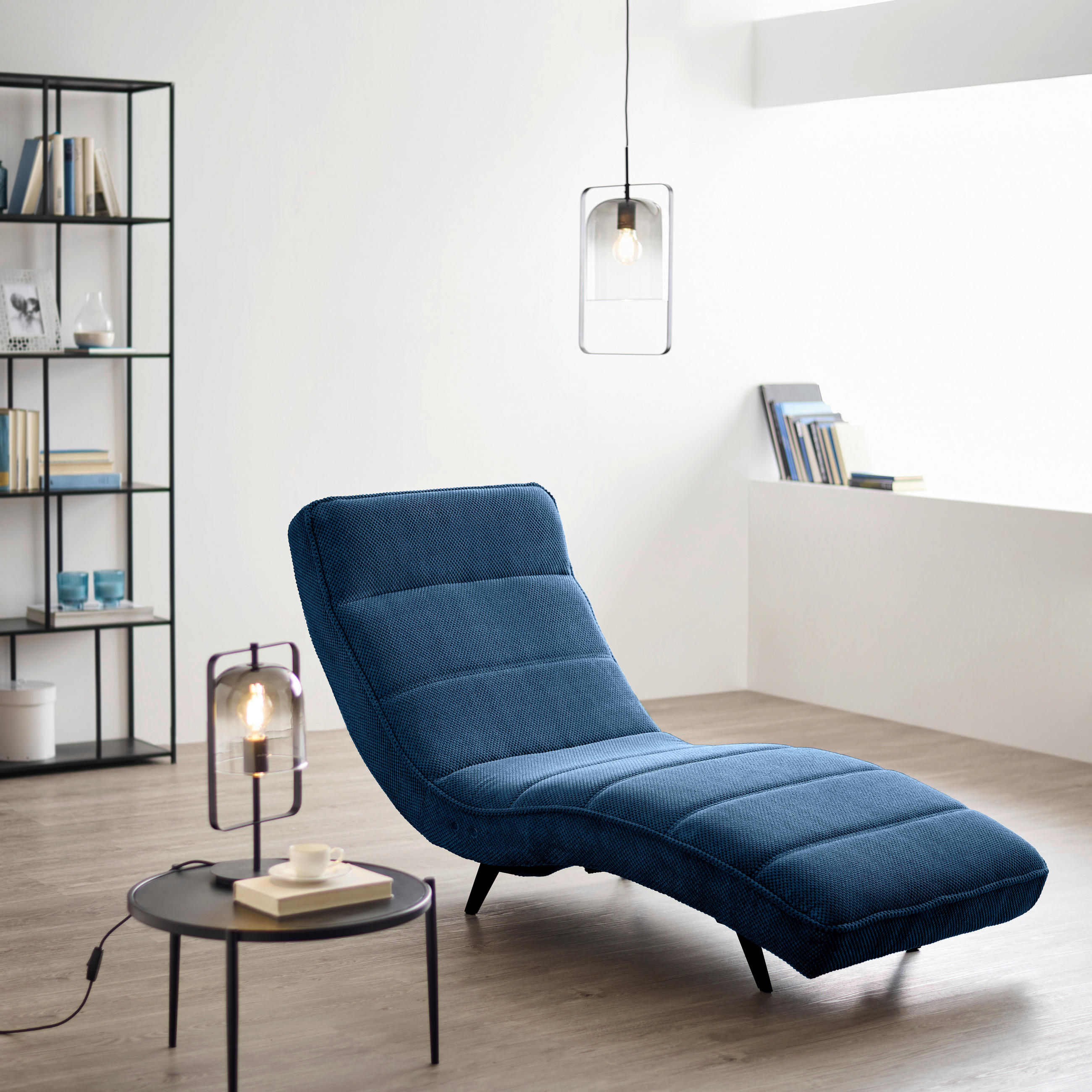 LIGGFÅTÖLJ i vävt tyg kunglig blå  - kunglig blå/svart, Design, metall/textil (75/158-178/58-86cm) - Livetastic