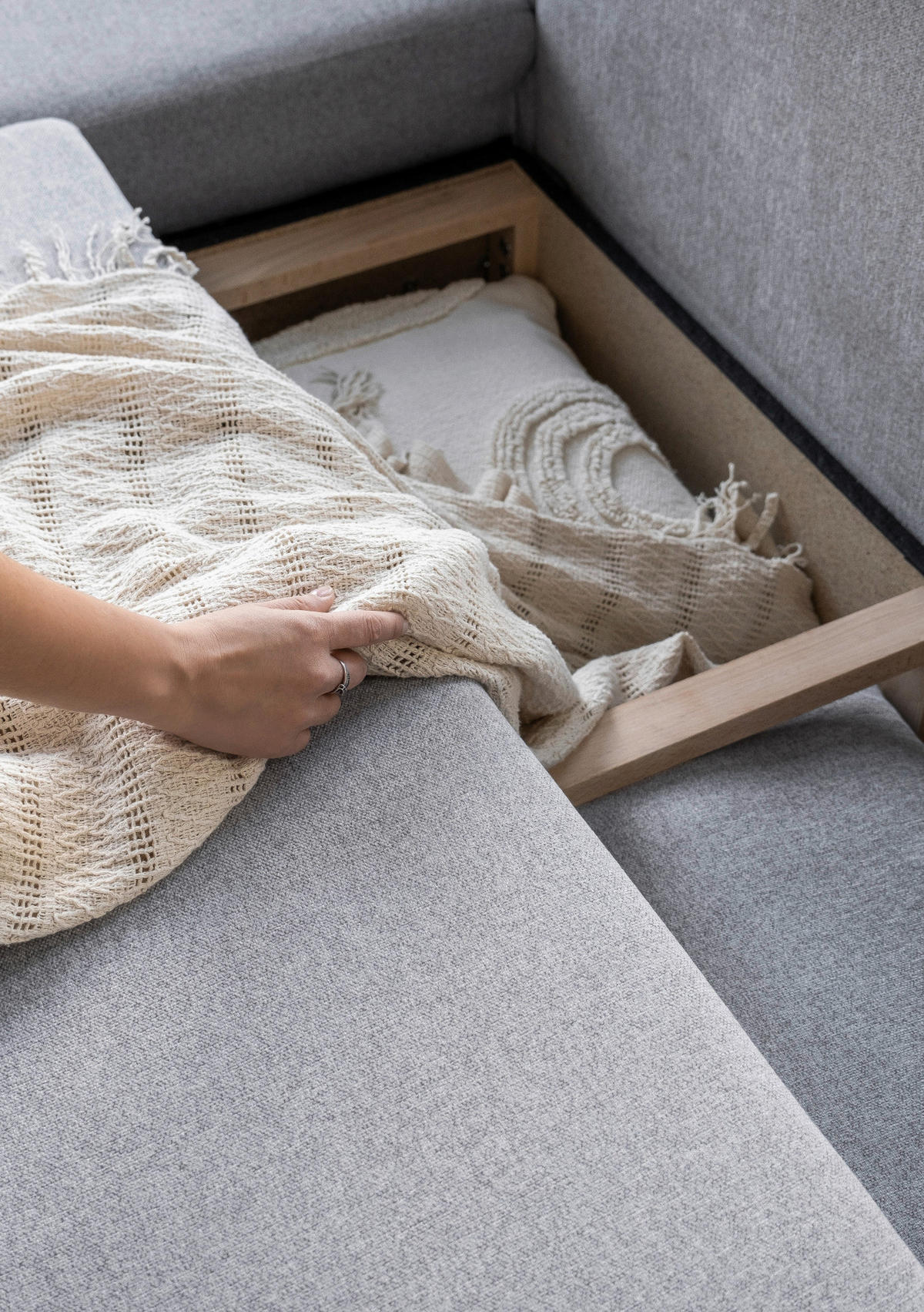 HÖRNSOFFA i chenille ljusgrå  - ljusgrå/naturfärgad, trä/textil (202/242cm) - MID.YOU