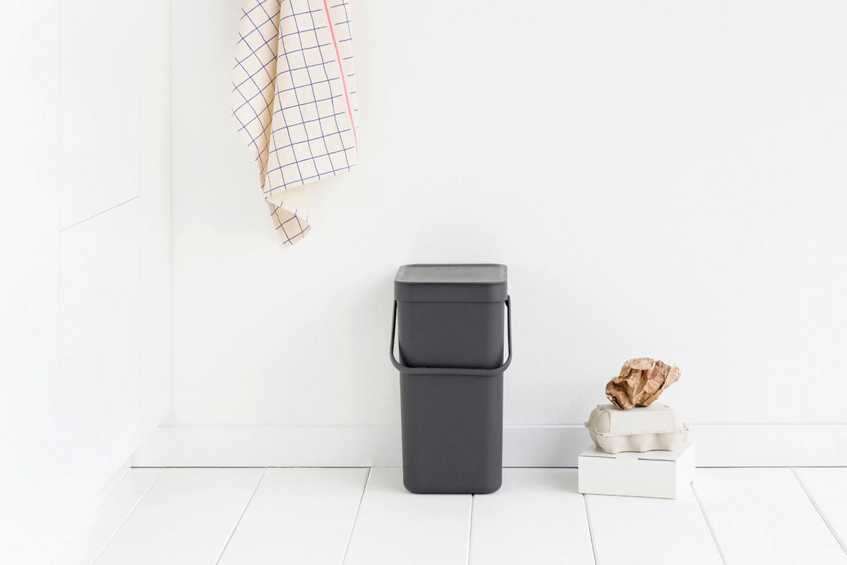 KOŠ ZA SMETI - siva, Basics, umetna masa (20/35.1/24.9cm) - Brabantia