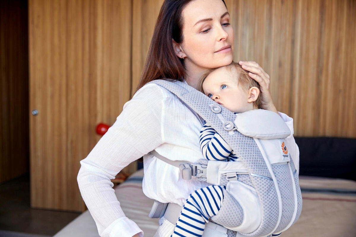 KENGUR NOSILJKA  Omni Breeze  - svetlosiva, Osnovno, tekstil (0,7kg) - Ergo Baby