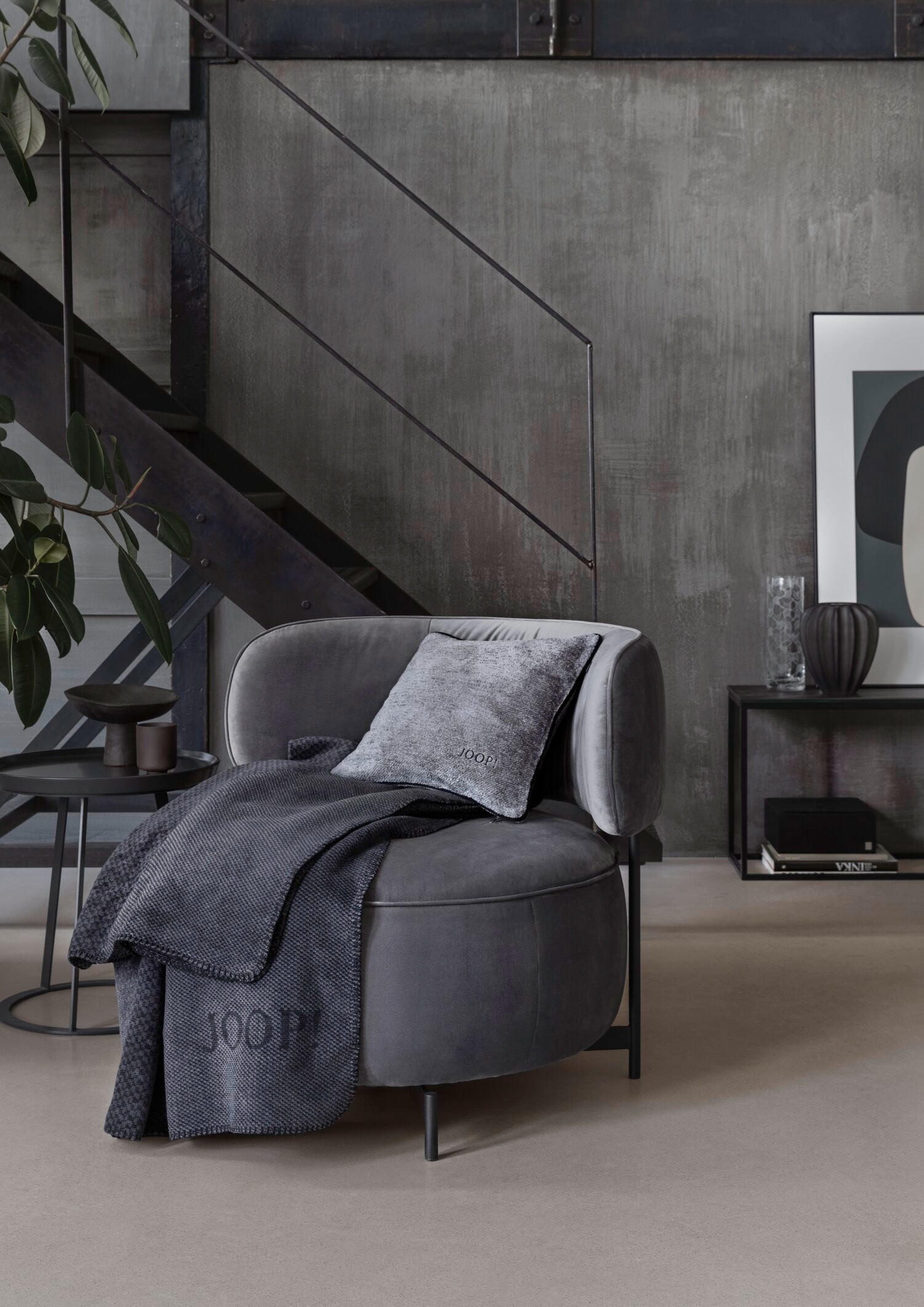 DEKORATIVNA ODEJA 150/200 cm antracit - antracit, Design, tekstil (150/200cm) - Joop!