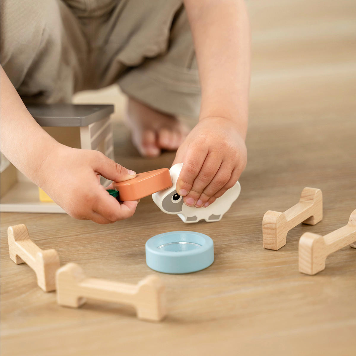 SPIELTIER Sheepy  - Multicolor, Basics, Holz/Holzwerkstoff (14,5/10,0/14,7cm) - done by deer