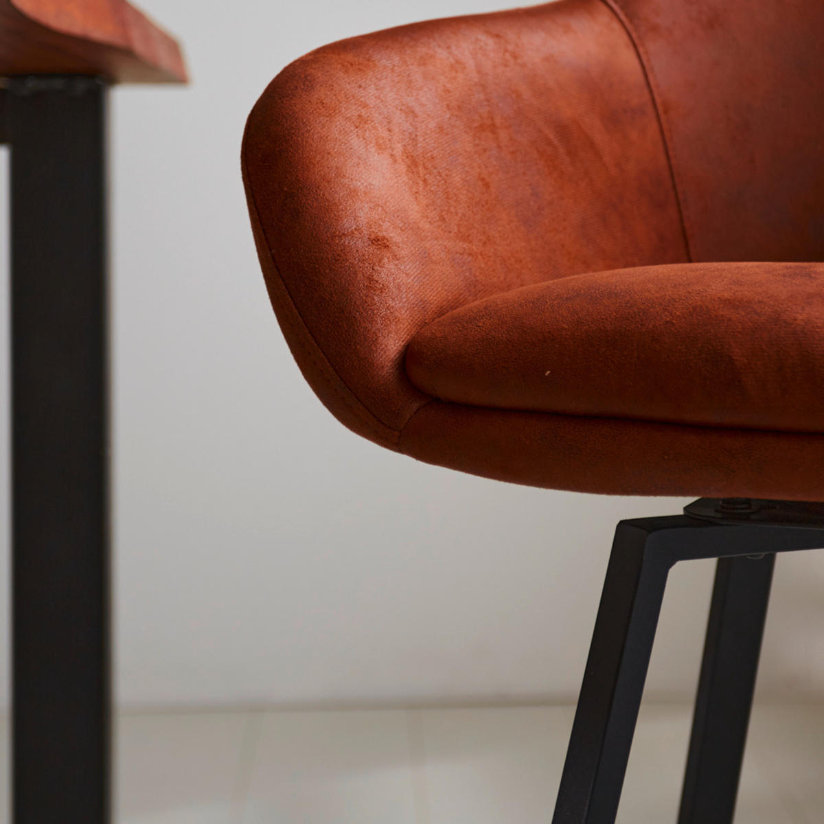 BARHOCKER-SET Mikrofaser Cognac Sitzfläche 180° drehbar, automatische Rückholfunktion  - Cognac/Schwarz, MODERN, Textil/Metall (55/109/57cm) - MID.YOU