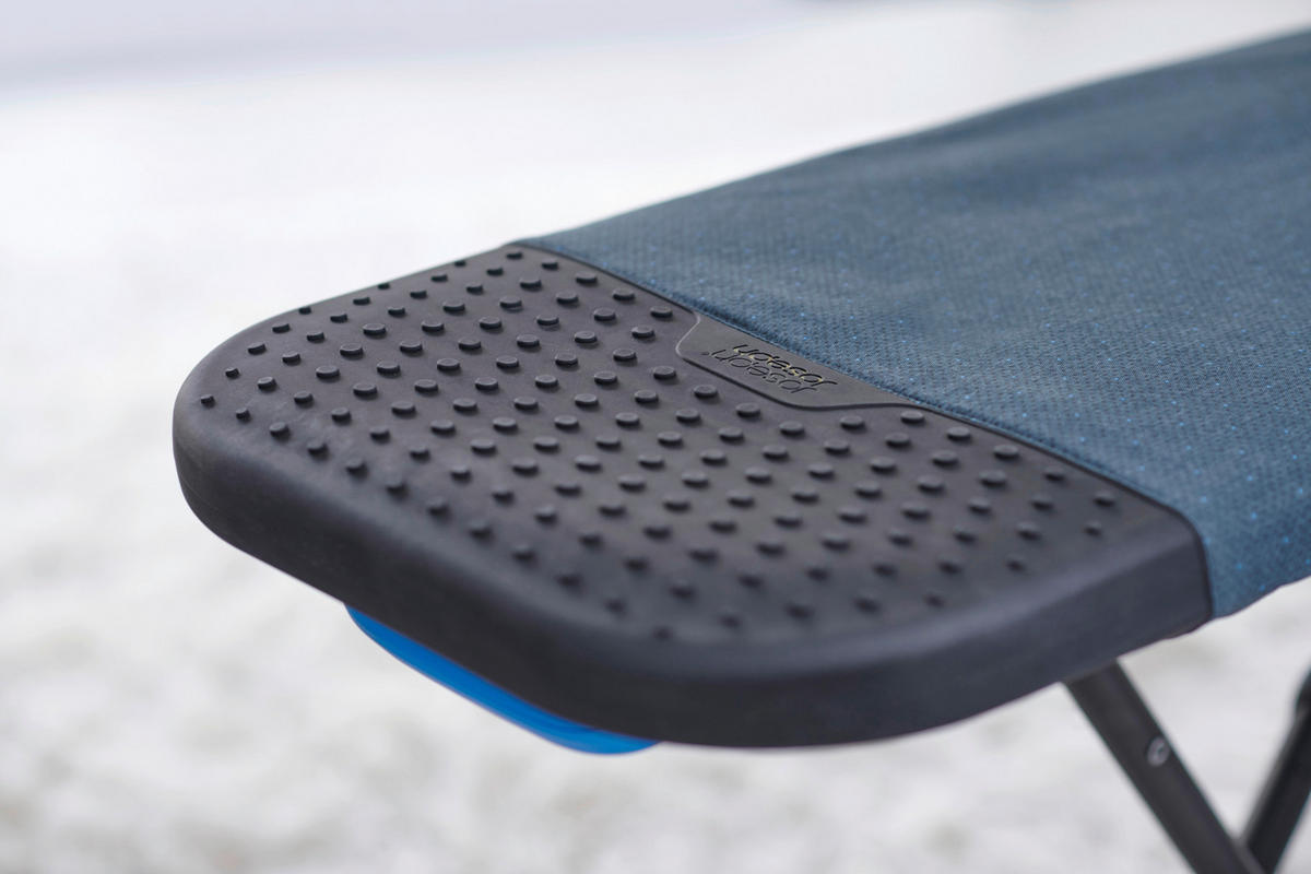 LIKALNA DESKA - temno modra, Basics, tekstil (38/136/8,5cm) - Joseph Joseph