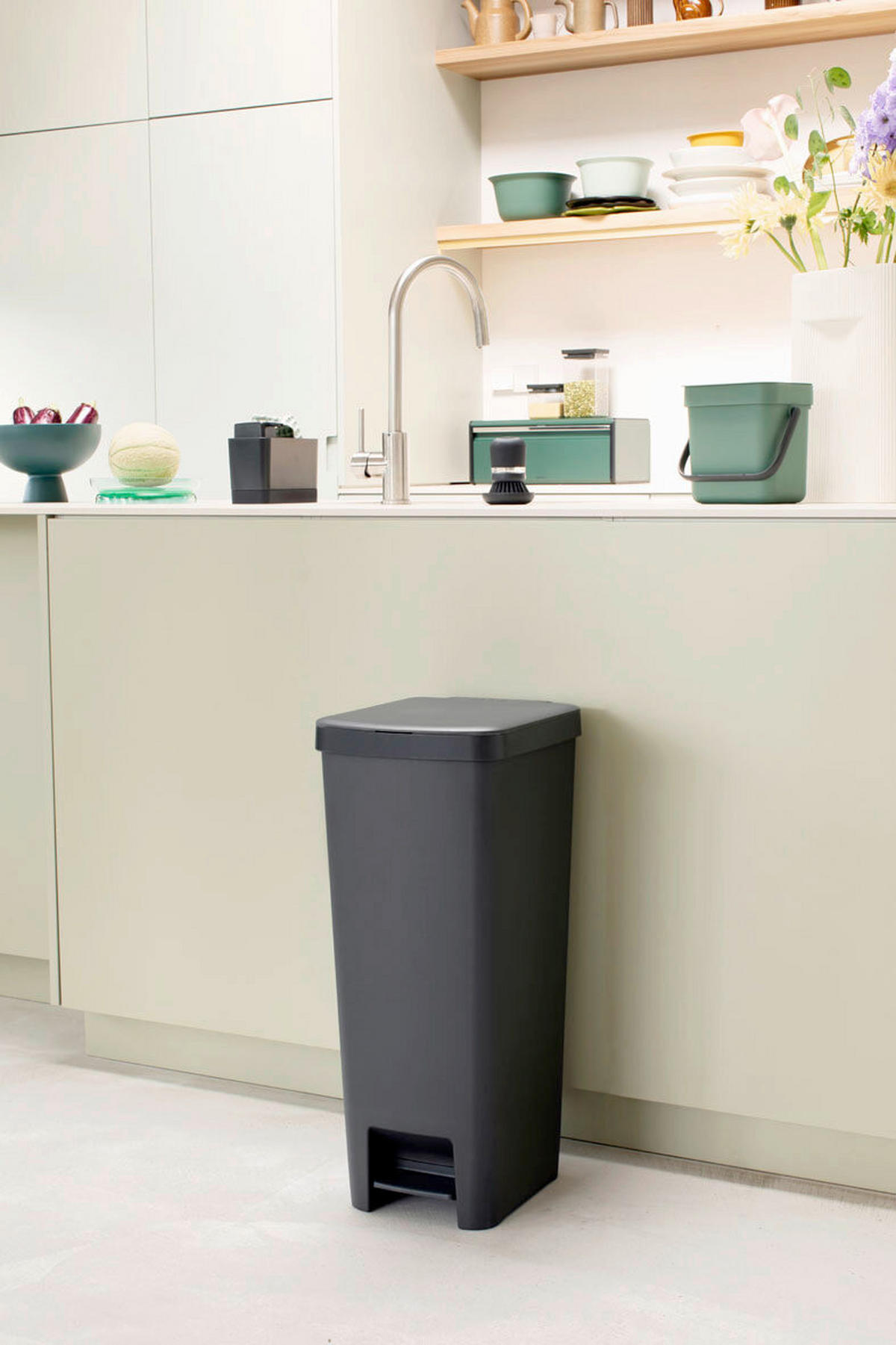 ODPADKOVÝ KOŠ  40 l - tmavě šedá, Basics, plast (28/66.6/35.2cm) - Brabantia