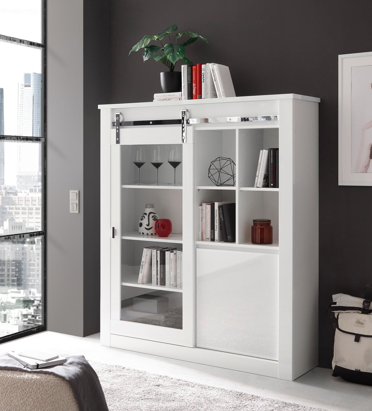 VITRINE  in Weiß, Weiß Hochglanz  - Chromfarben/Weiß Hochglanz, Design, Holzwerkstoff/Metall (133/152/38cm) - Livetastic