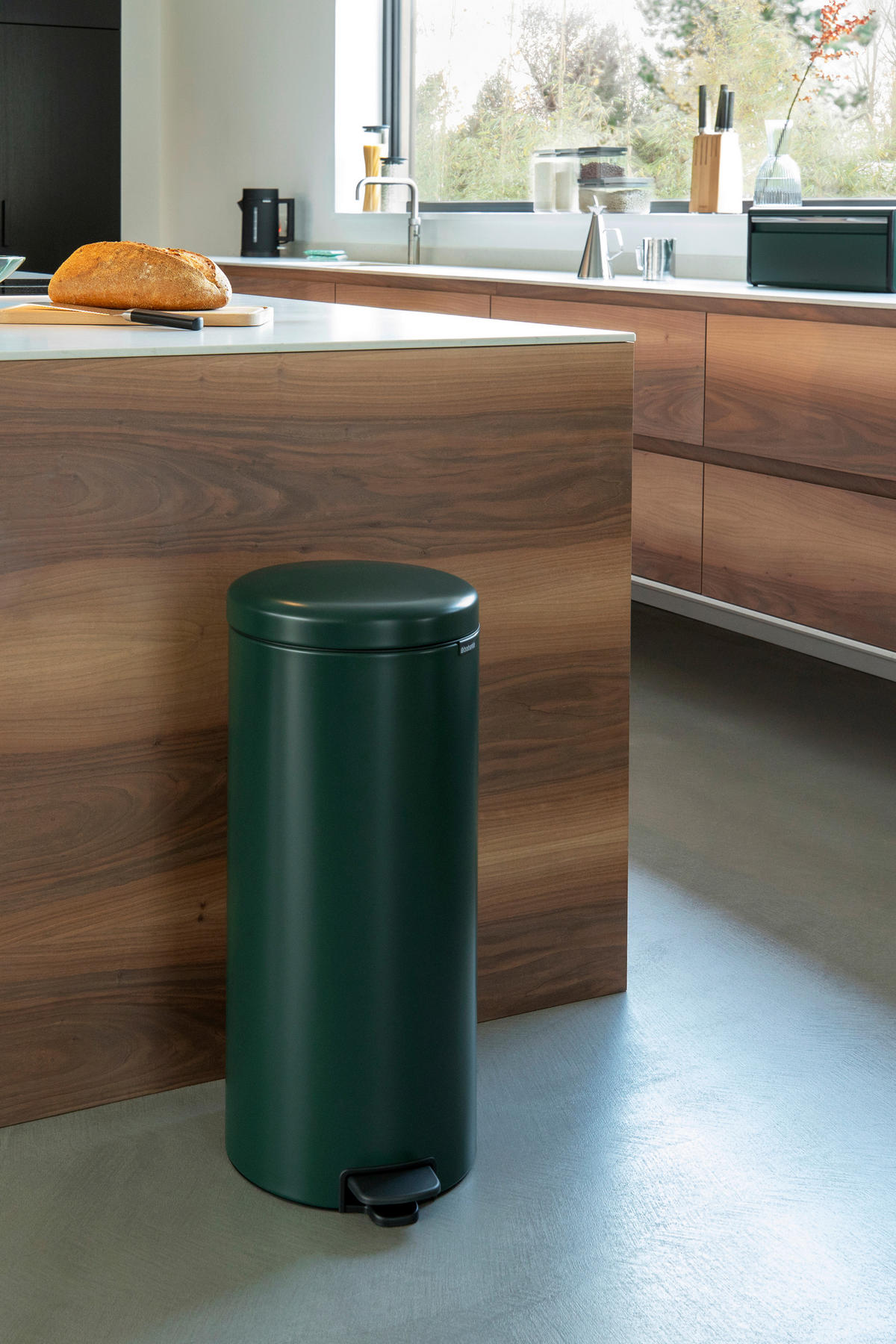 PEDÁLOS SZEMETES  - fekete/zöld, Basics, műanyag/fém (30l) - Brabantia