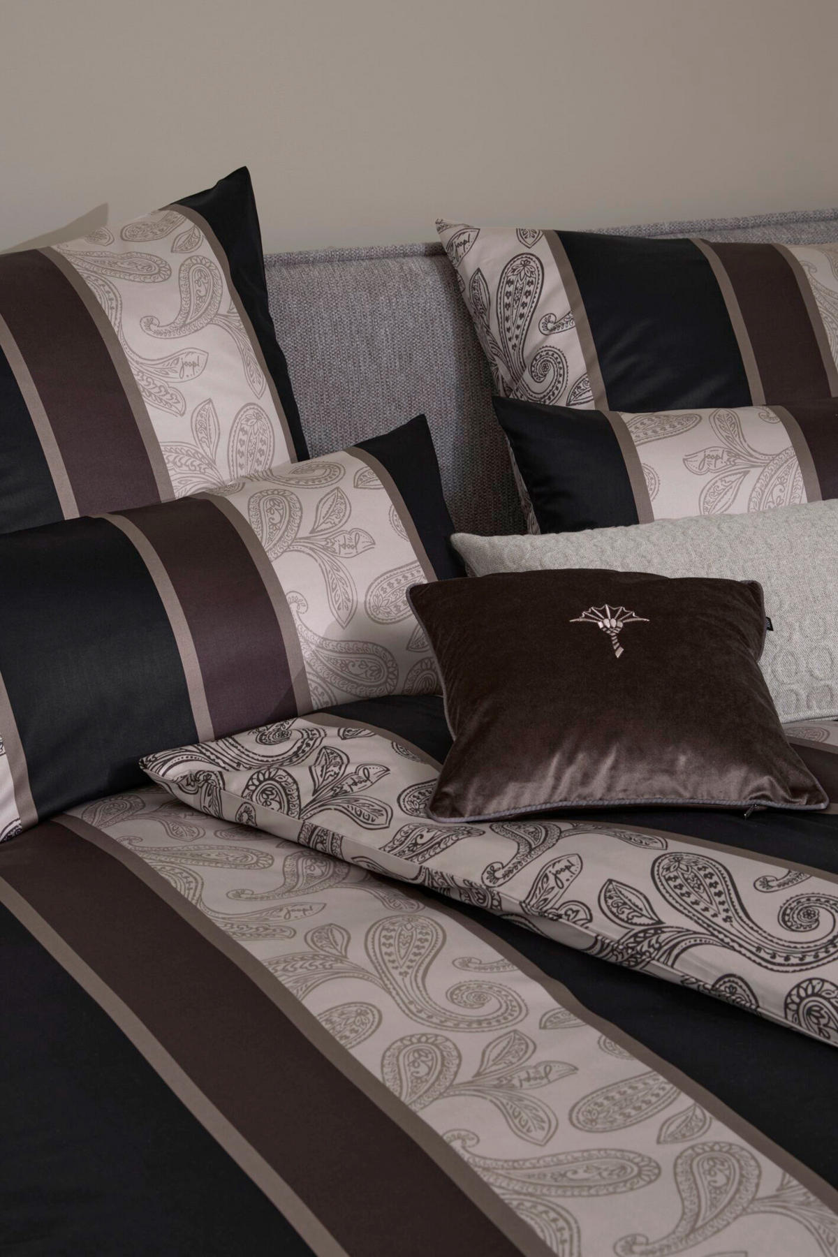 BETTWÄSCHESET Makosatin 160/210 cm  50 cm/70 cm  - Schwarz, Design, Textil (160/210cm) - Joop!