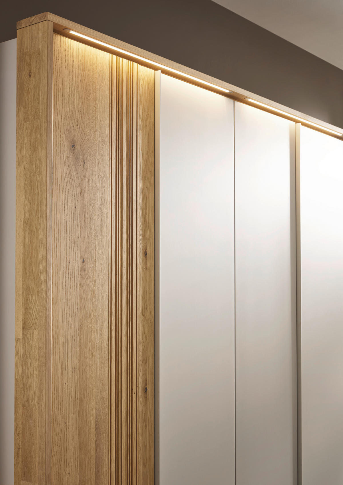 DREHTÜRENSCHRANK 301,9/223,3/62 cm,  in Perlmutt, Wildeiche, 6-türig  - Wildeiche/Perlmutt, Design, Holz/Holzwerkstoff (301,9/223,3/62cm) - Valnatura