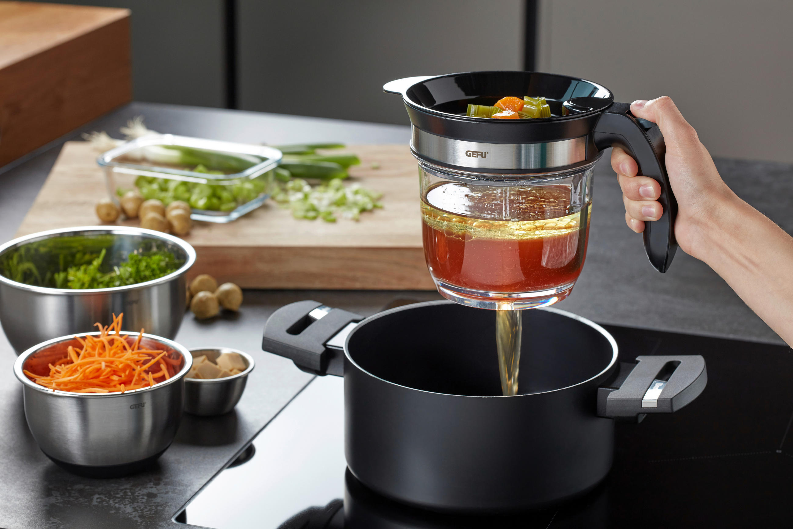 ZSÍRELVÁLASZTÓ KANNA - fekete/nemesacél, Konventionell, műanyag/fém (15/15/23cm) - Gefu