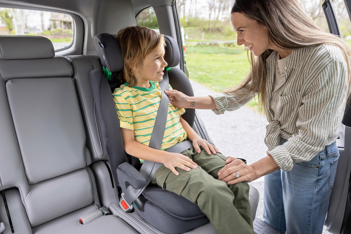 KINDERAUTOSITZ i-Irvana Max  - Schwarz, Basics (45,5/78/58cm) - Joie