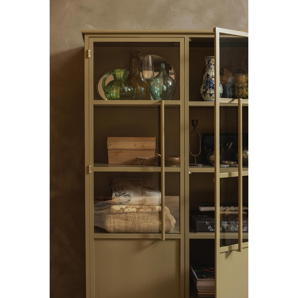 VITRINE in Khaki  - Khaki, Design, Glas/Metall (99/170/44cm) - Livetastic