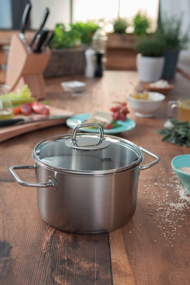 LONEC   Viseo®  2,1 l  kovina   - srebrne barve, Basics, kovina/steklo (16/11,5cm) - Fissler