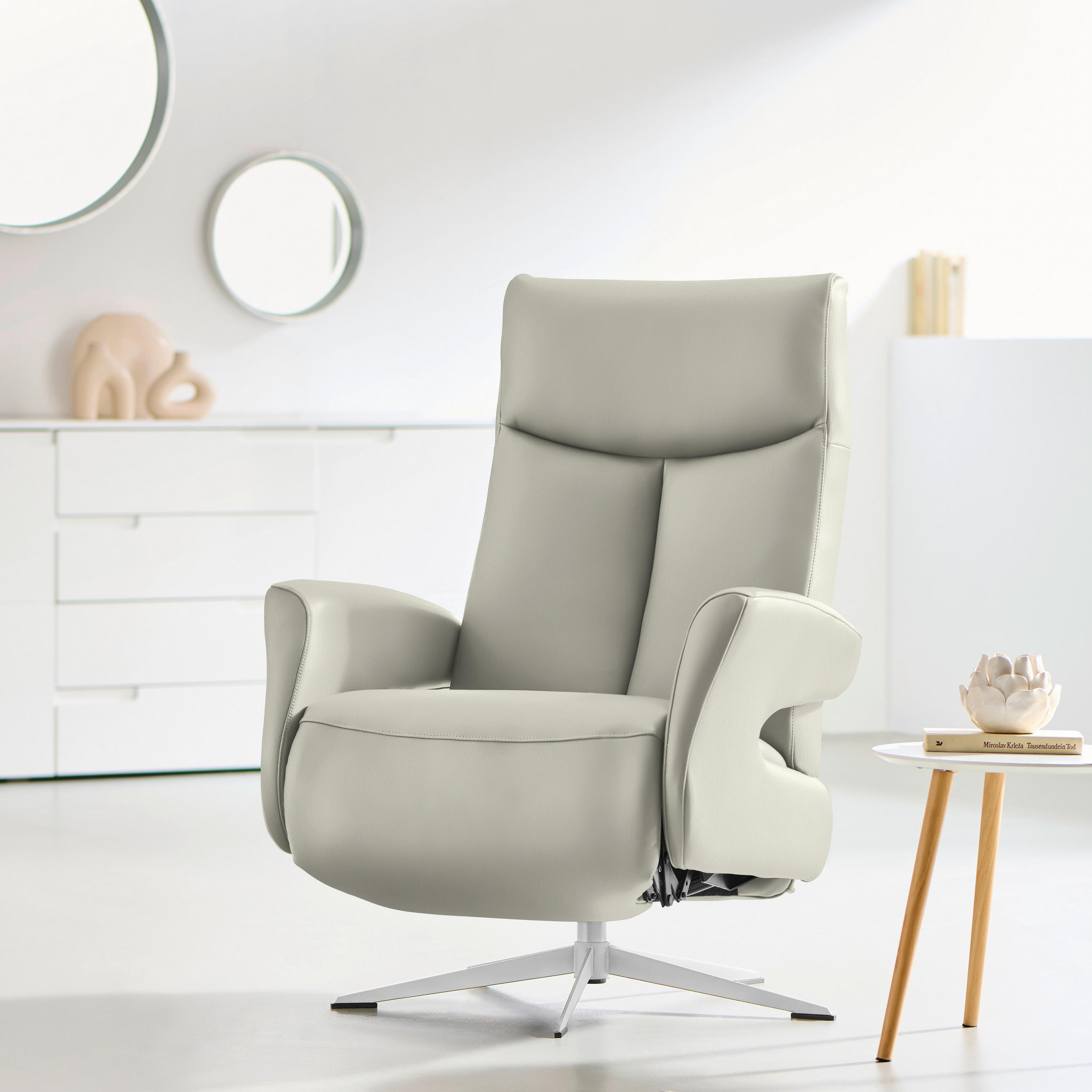 RELAXFÅTÖLJ i läder ljusgrå  - kromfärg/ljusgrå, Design, metall/läder (74/105/82cm) - Livetastic