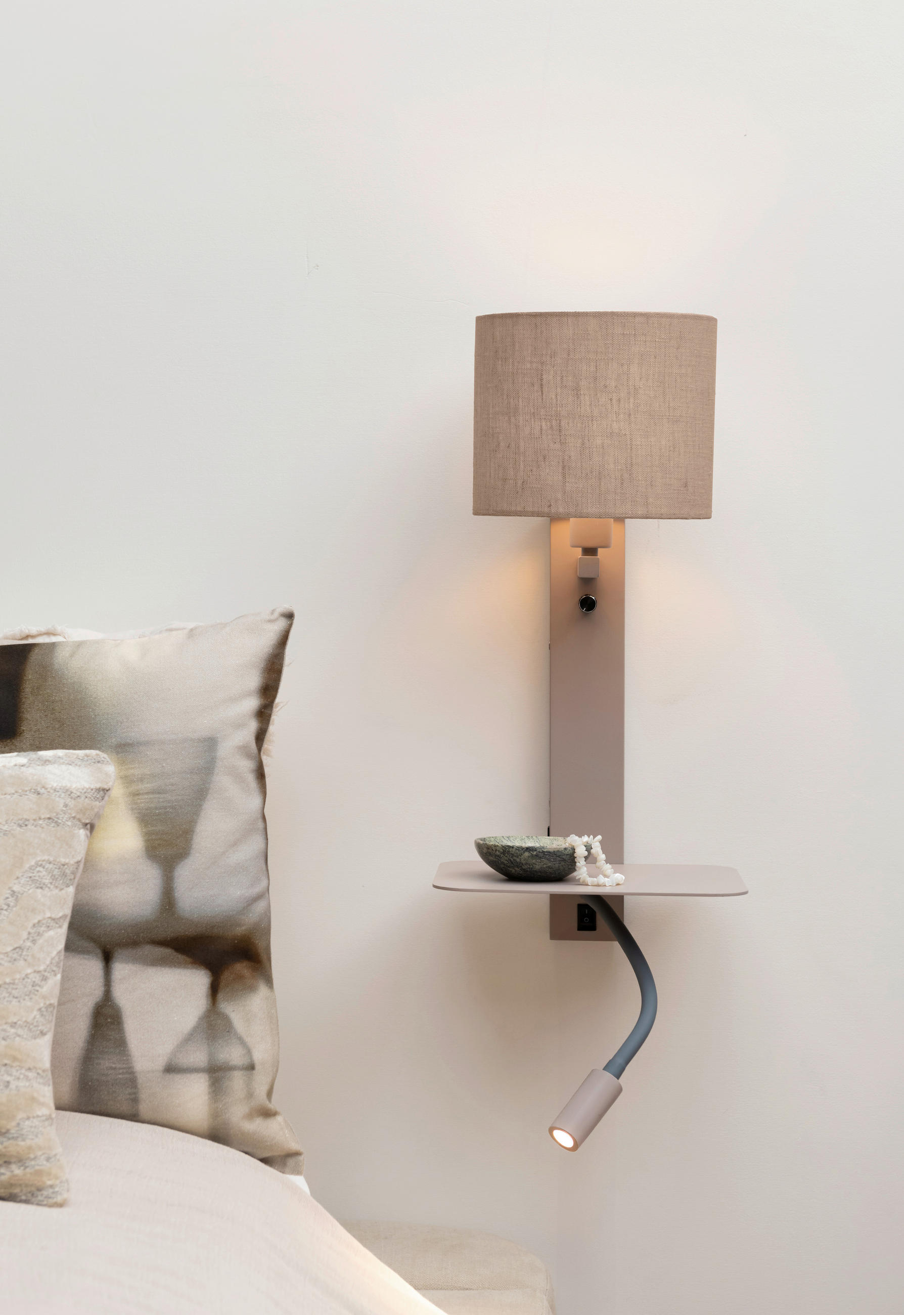 Thumbnail - It's about Romi Wandleuchte It's about RoMi, Beigebraun, Textil, rund,rund, 22x52x23.6 cm, USB-Anschluss zum Laden von S...