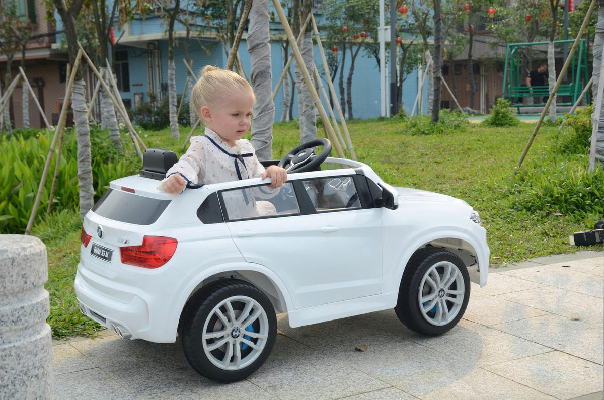 AVTO NA AKOMULATOR BMW X5 - bela, Basics, kovina/umetna masa (133,5/69/60cm)