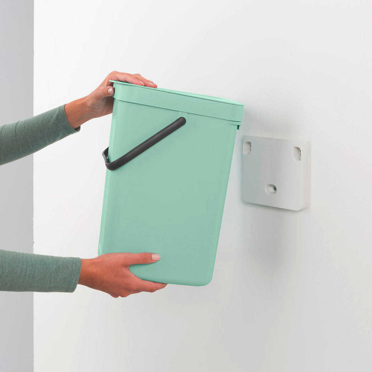 KOŠ ZA SMETI - žadasto zelena, Basics, umetna masa (20/35.1/24.9cm) - Brabantia