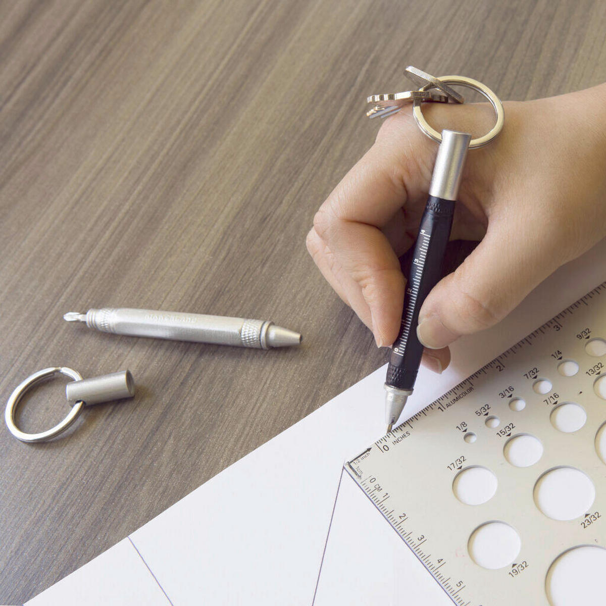 GUĽÔČKOVÉ PERO - Basics (1,31/17,5/7,6cm) - Kikkerland