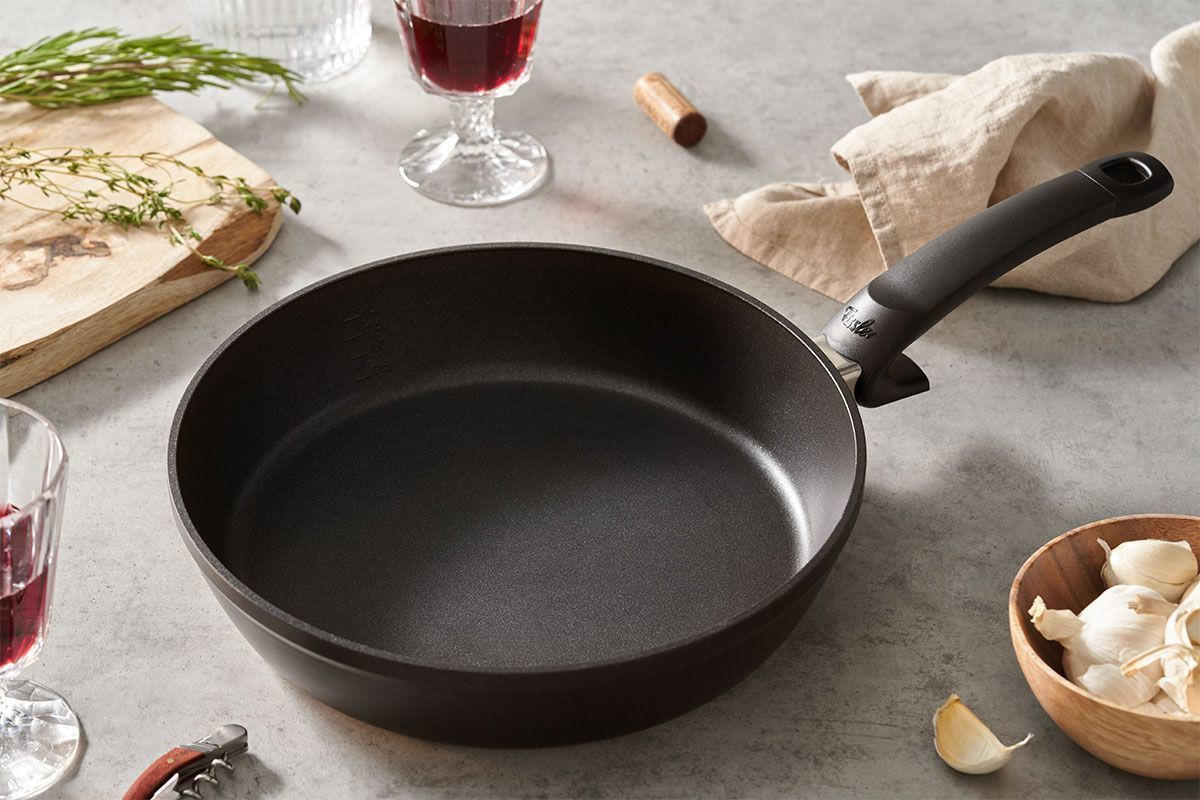 PÁNEV NA SMAŽENÍ  24 cm  - černá, Basics, kov (24cm) - Fissler