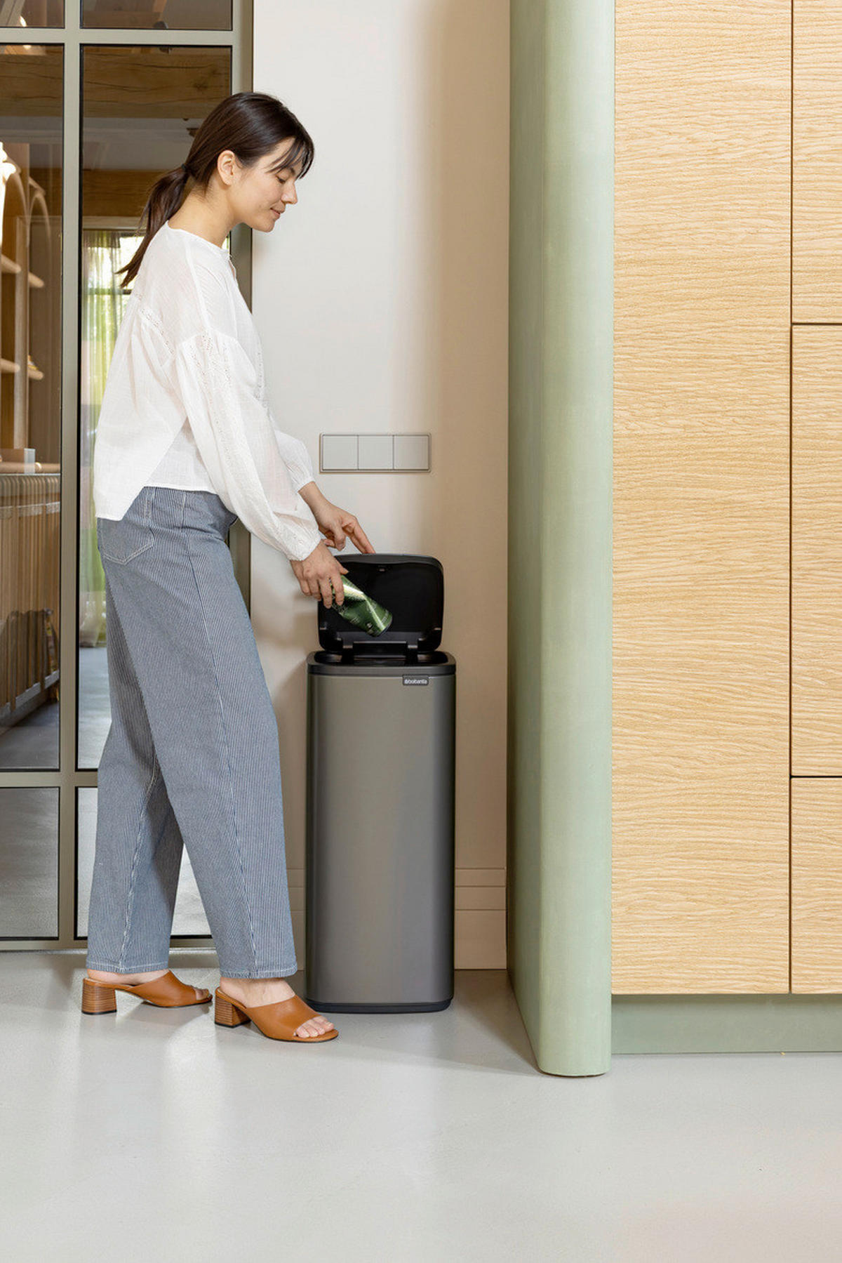KANTA SA PAPUČICOM  30 l   - antracit/platinasta, Dizajnerski, metal/plastika (28/65/30,5cm) - Brabantia