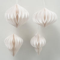 ORNAMENTE BRAD DE CRĂCIUN - Lifestyle (18/18/9cm)