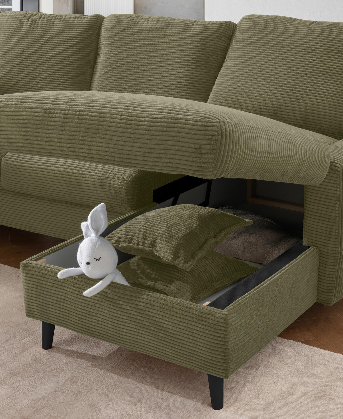 CloseUp von P & B ECKSOFA Olivgrün Cord.