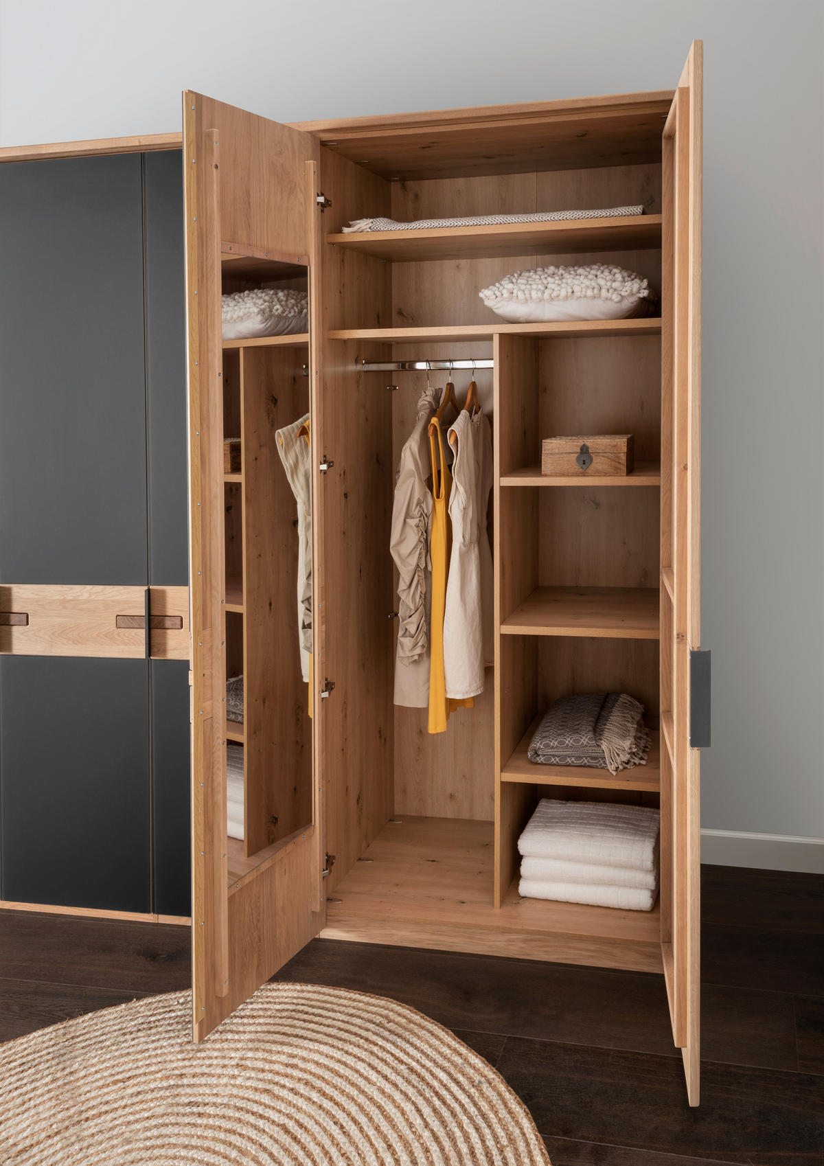 DREHTÜRENSCHRANK in Anthrazit, Eiche Bianco  - Eiche Bianco/Anthrazit, Natur, Glas/Holz (247/214/61cm) - Linea Natura