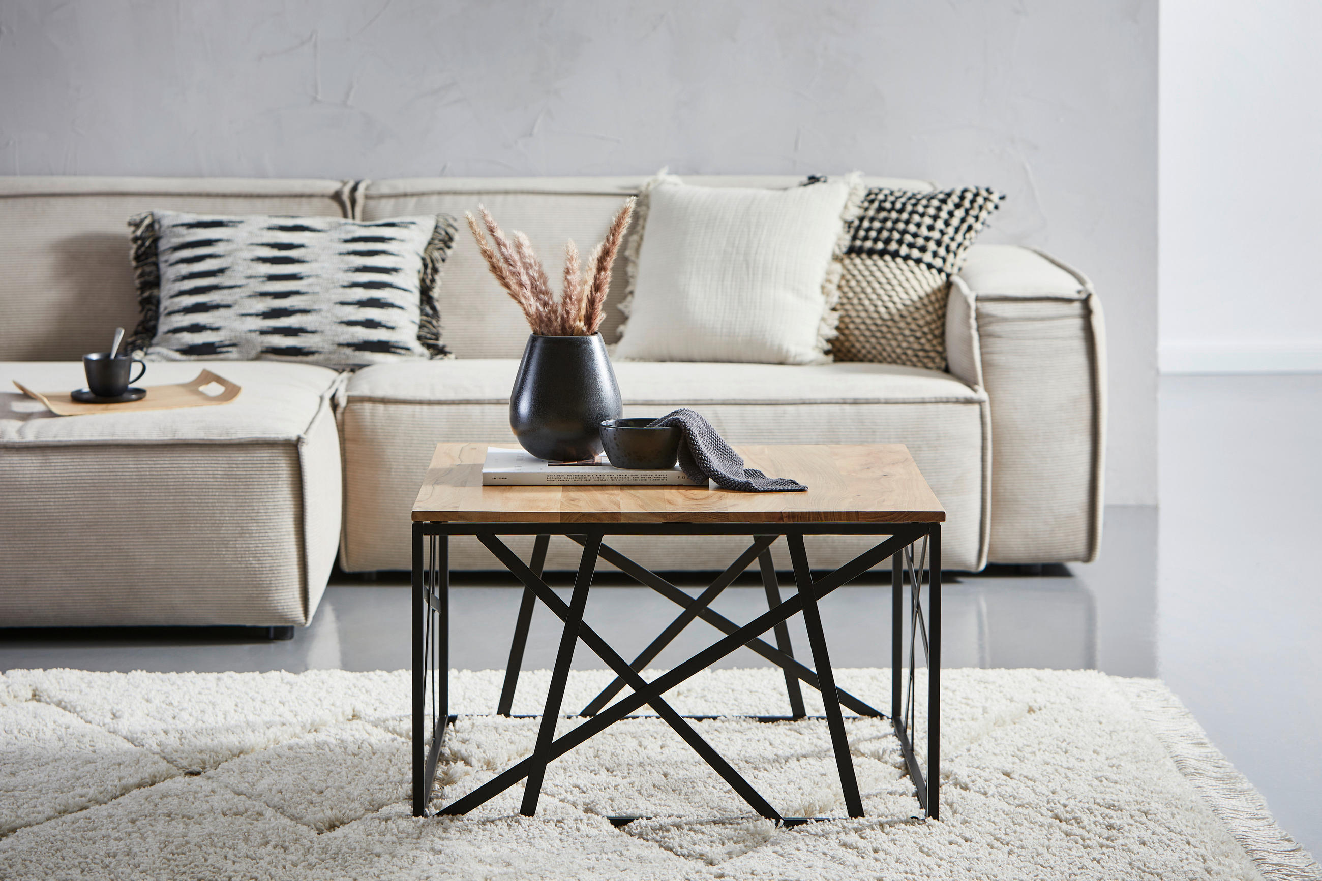 COUCHTISCH Akazie vollmassiv quadratisch Schwarz, Akaziefarben  - Schwarz/Akaziefarben, Design, Holz/Metall (70/43/70cm) - Livetastic