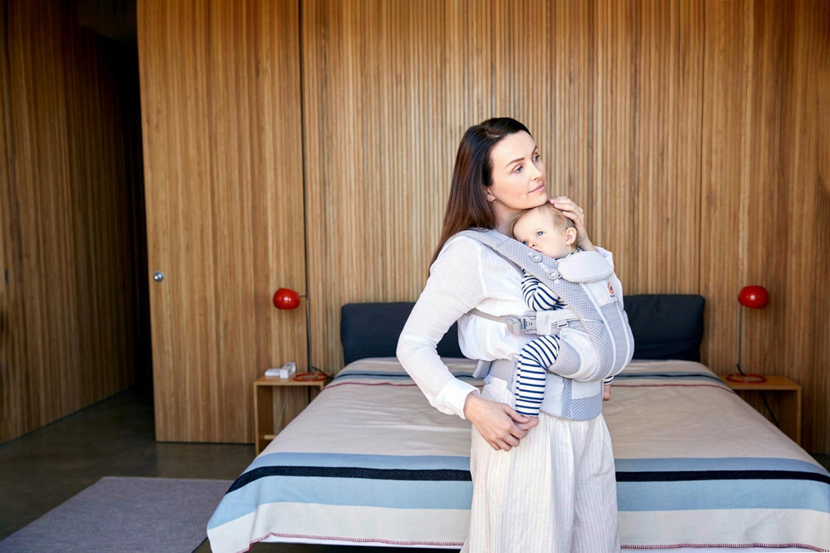 KENGUR NOSILJKA  Omni Breeze  - svetlosiva, Osnovno, tekstil (0,7kg) - Ergo Baby
