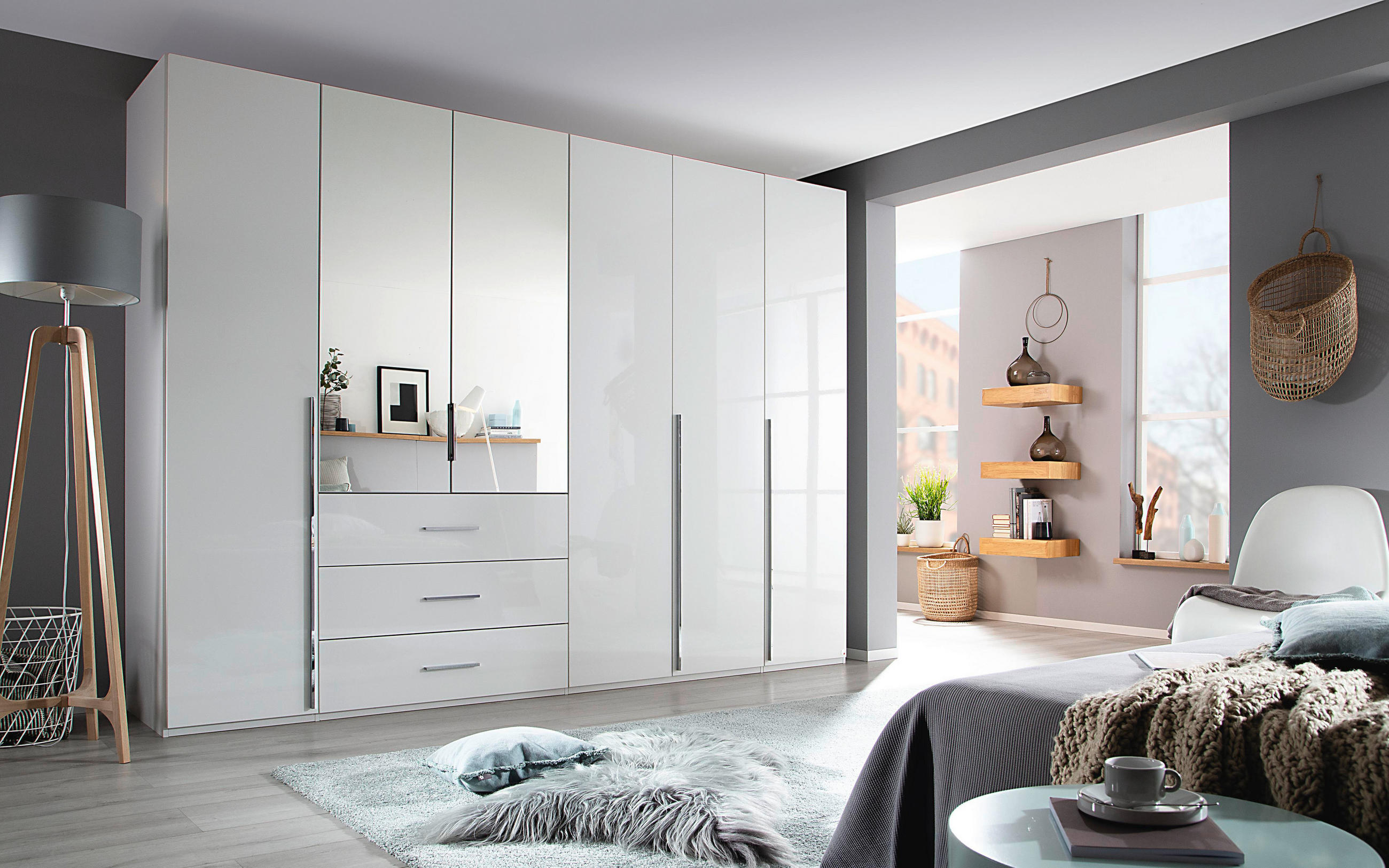 DREHTÜRENSCHRANK in Weiss, Weiss Hochglanz  - Weiss Hochglanz/Chromfarben, Design, Glas/Holzwerkstoff (301/223/60cm) - home24