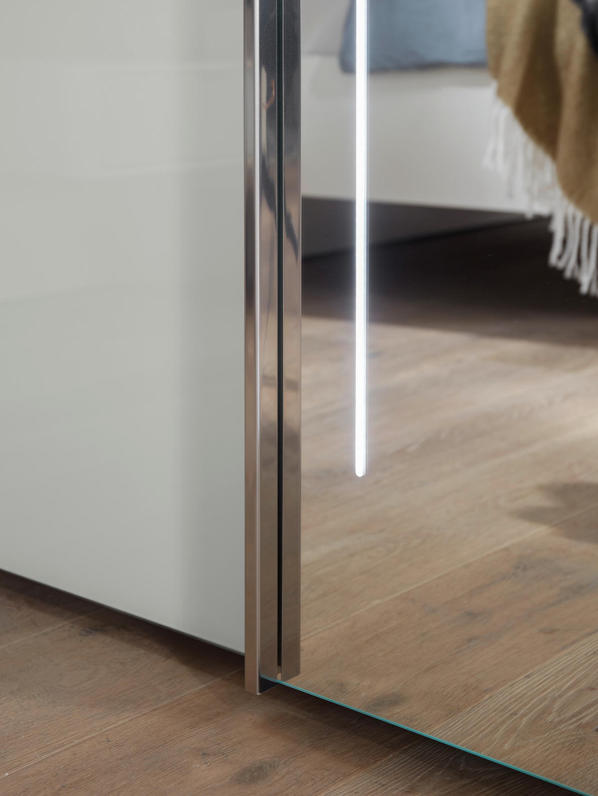 SCHWEBETÜRENSCHRANK 300/236/67 cm 3-türig Weiß  - Chromfarben/Weiß, Design, Glas/Holzwerkstoff (300/236/67cm) - Dieter Knoll