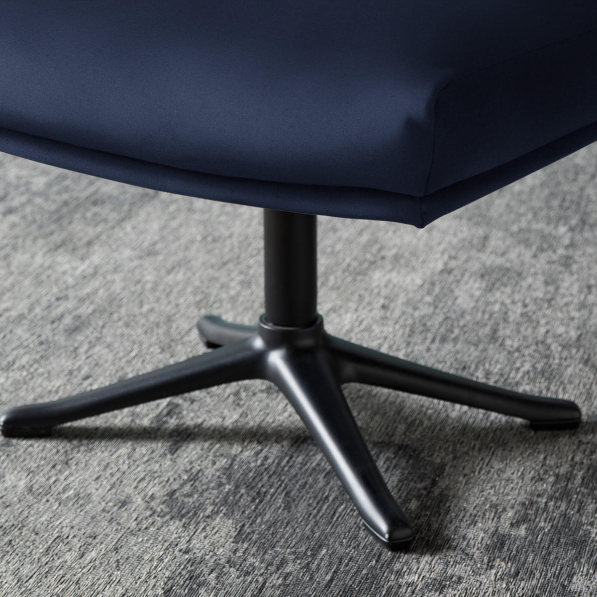 HOCKER in Textil Dunkelblau  - Schwarz/Dunkelblau, Design, Textil/Metall (51/37/41cm) - home24