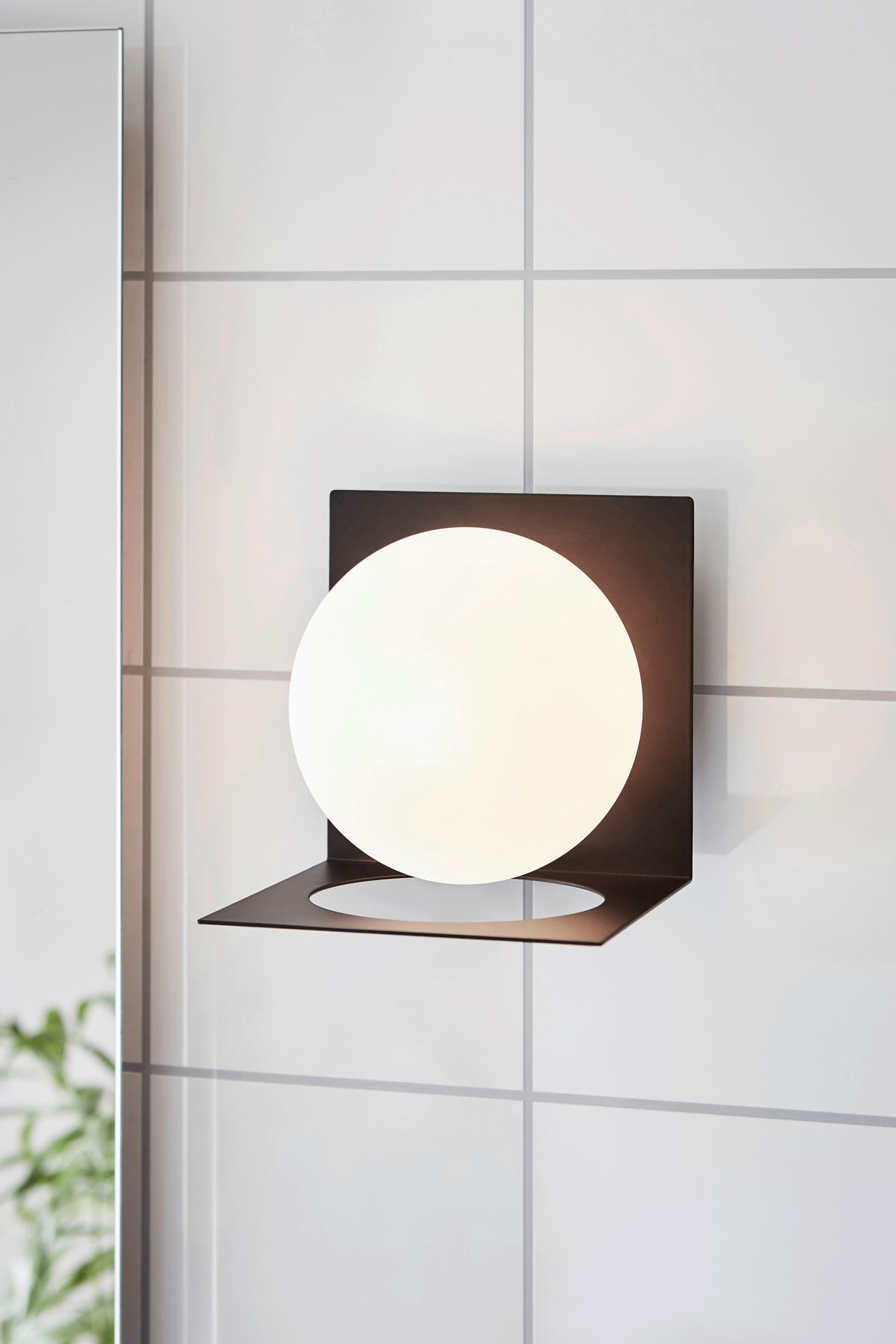 WANDLEUCHTE - Opal/Schwarz, Basics (13.5/13.5/16.2cm) - Markslöjd