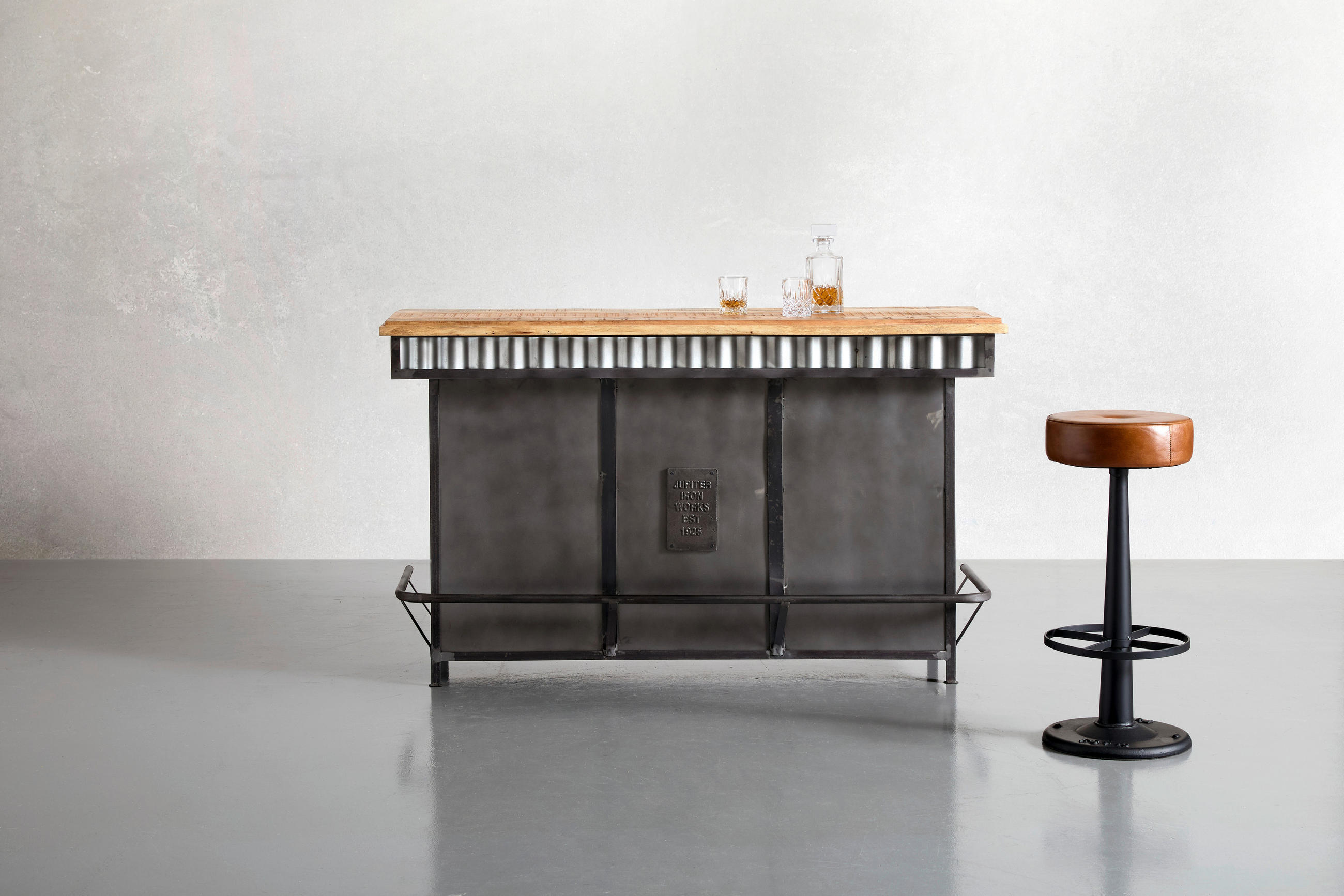 BAR Mangoholz Hartholz Anthrazit, Grau  - Anthrazit/Grau, Trend, Holz/Metall (168/103/55cm) - Landscape