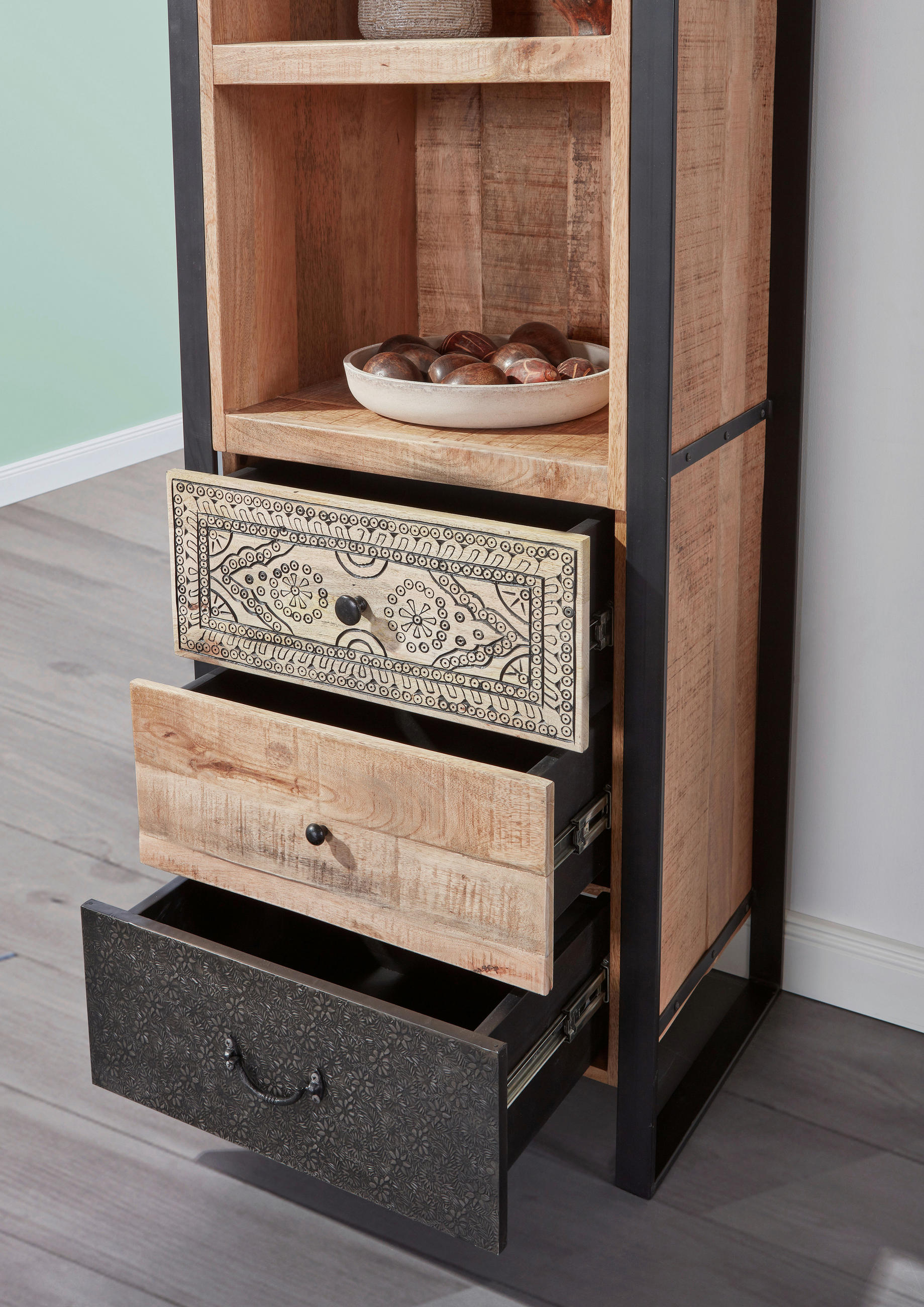 REGAL Mangoholz massiv Braun, Naturfarben, Schwarz  - Schwarz/Braun, Design, Holz/Holzwerkstoff (55/190/43cm) - Landscape
