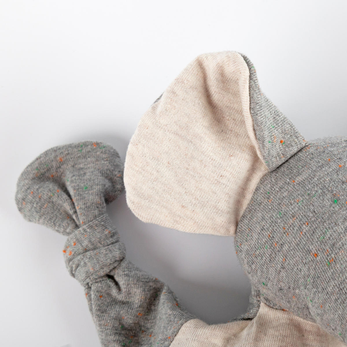 SCHMUSETUCH - Weiß/Grau, Basics, Textil (22/26/13cm) - Sigikid