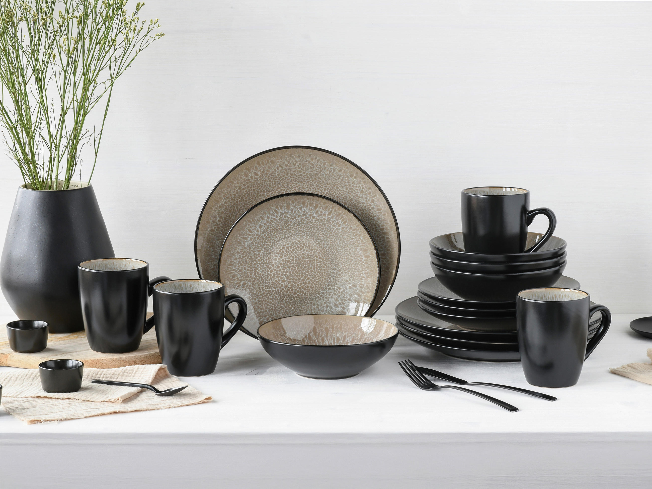 KOMPLETT SERVIS Malmö beige 16 delar  - beige/svart, Basics, keramik - Creatable