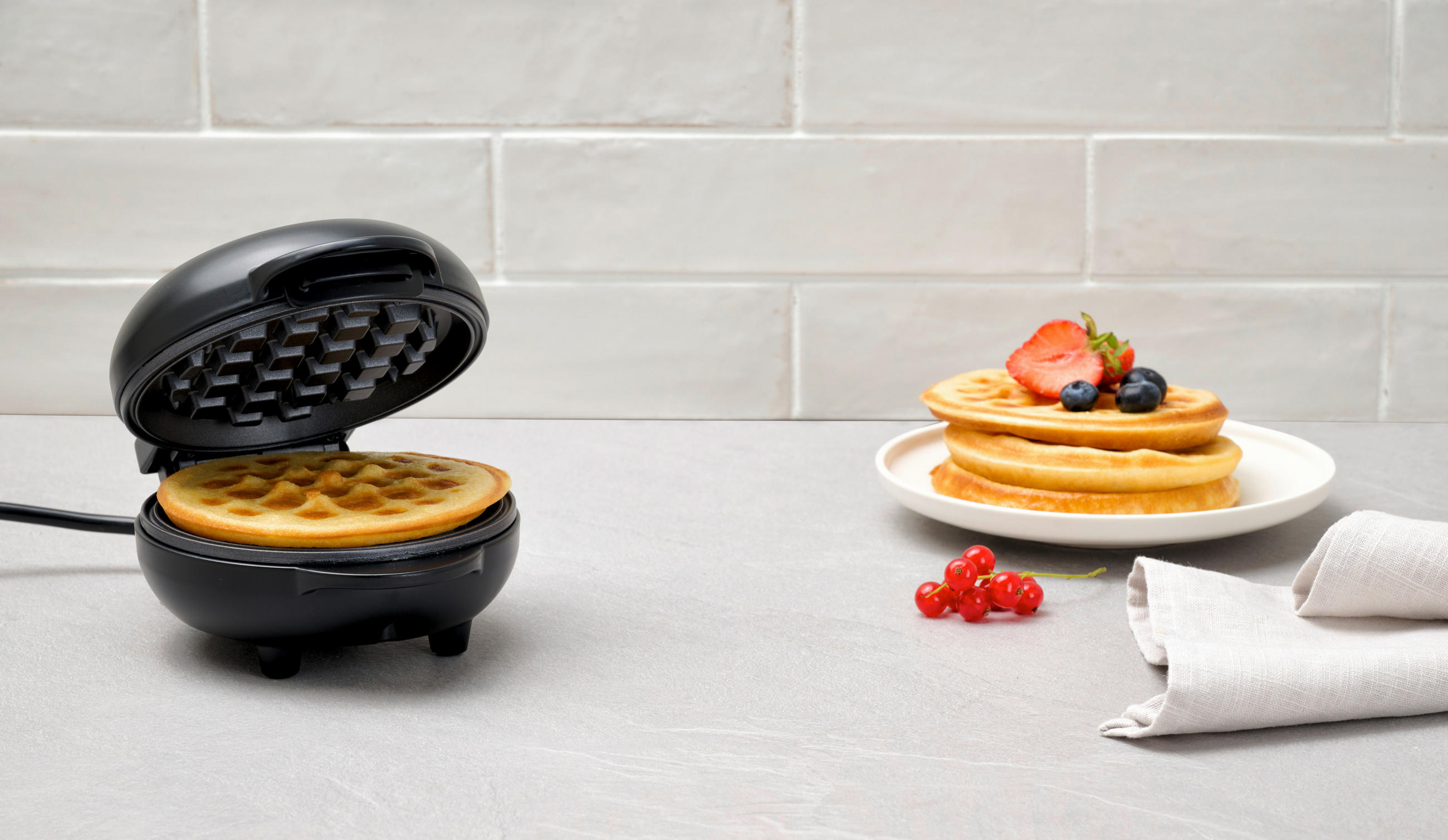 WAFFELEISEN  - Schwarz, Basics, Kunststoff/Metall (12,9/16,4/8,8cm) - Homeware Profession.