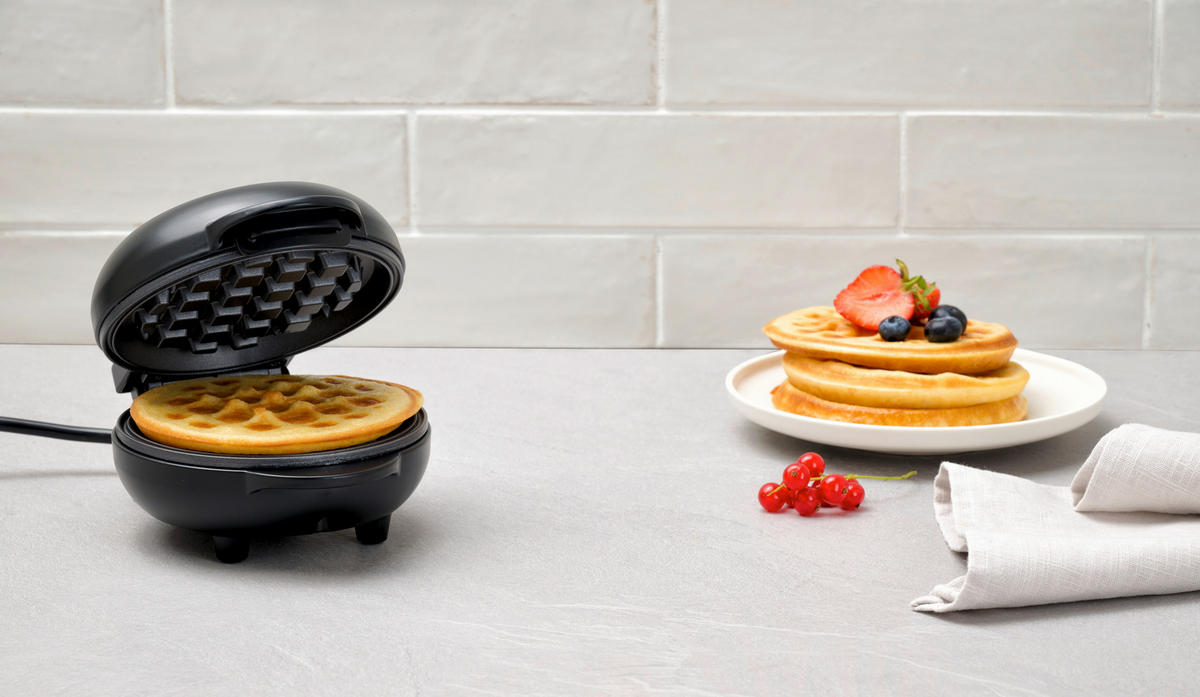 VÅFFELJÄRN  - svart, Basics, metall/plast (12,9/16,4/8,8cm) - Homeware Profession.