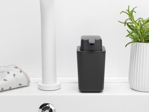 DÁVKOVAČ MYCÍHO PROSTŘEDKU - tmavě šedá, Design, plast (10/11,5/6cm) - Brabantia