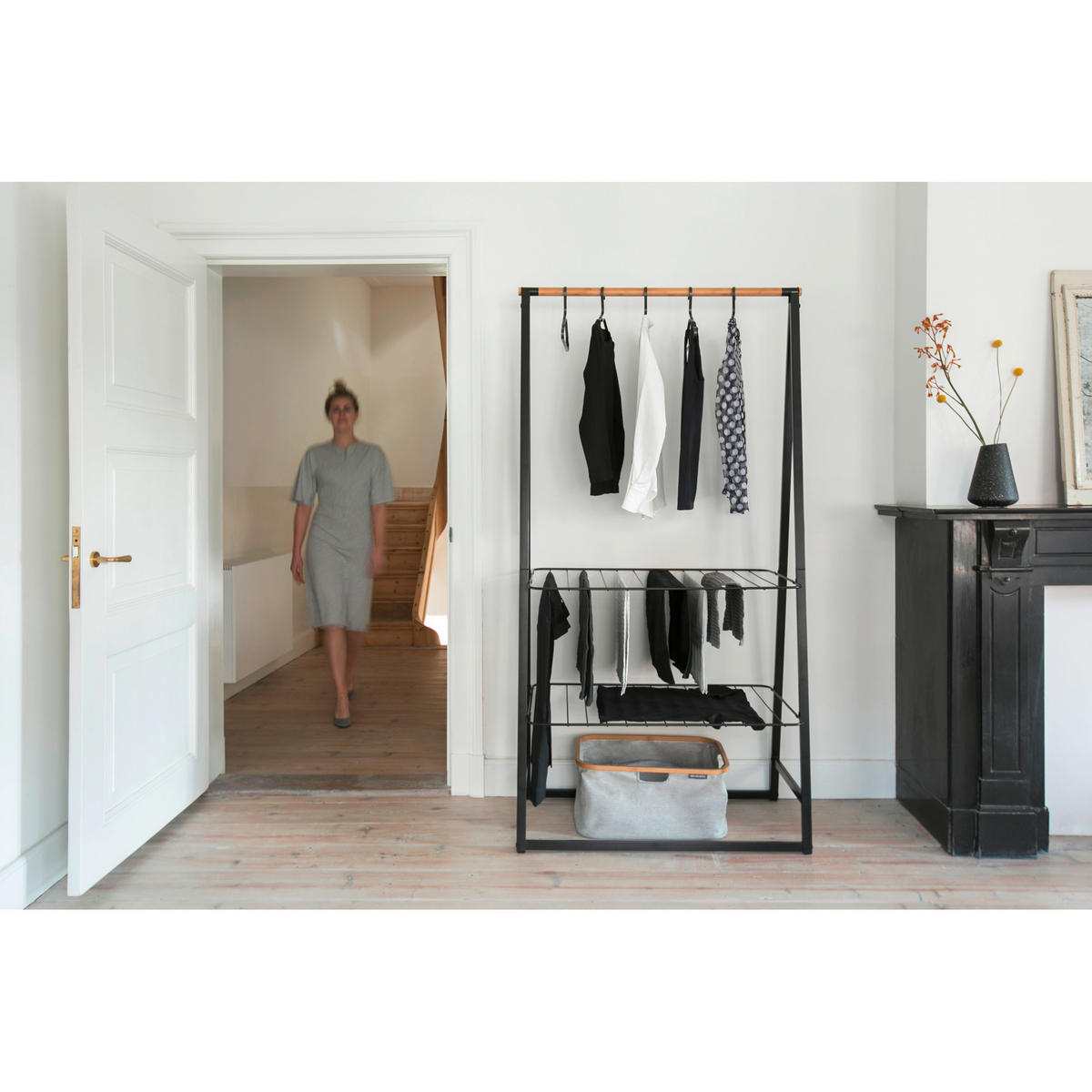 KLEIDERSTÄNDER in Schwarz 60/99,5/16 cm   - Schwarz, Basics, Metall (60/99,5/16cm) - Brabantia