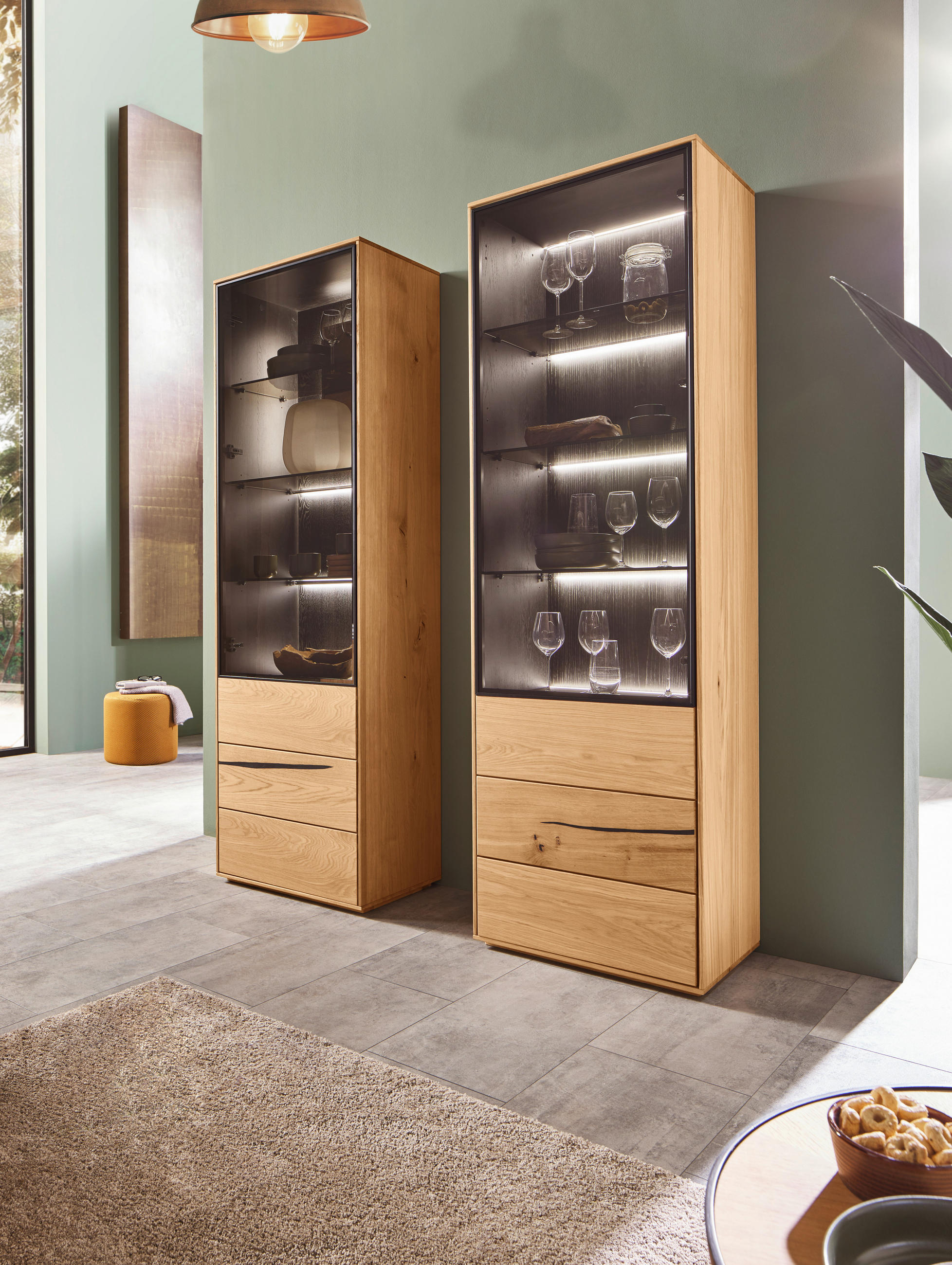 VITRINE  in furniert Wildeiche Braun, Schwarz, Eichefarben  - Eichefarben/Schwarz, Natur, Glas/Holz (60/192/40cm) - Waldwelt