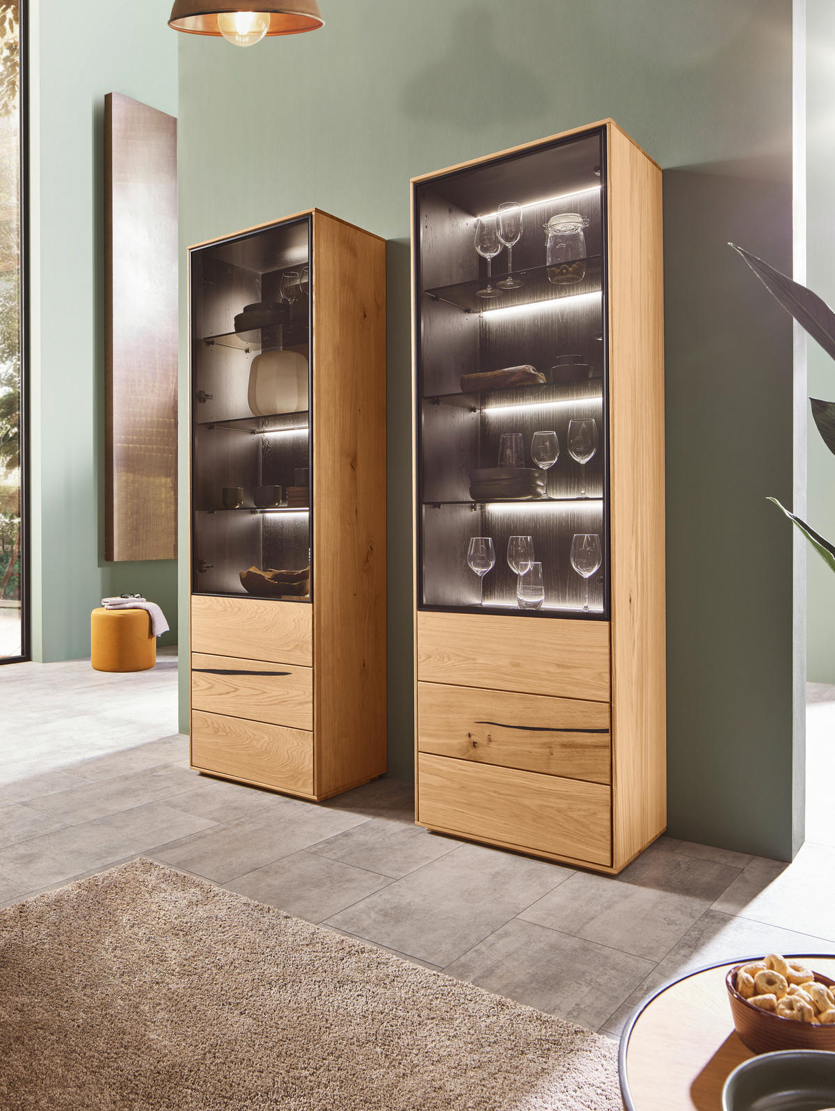 VITRINE  in furniert Wildeiche Braun, Schwarz, Eichefarben  - Eichefarben/Schwarz, Natur, Glas/Holz (60/192/40cm) - Waldwelt