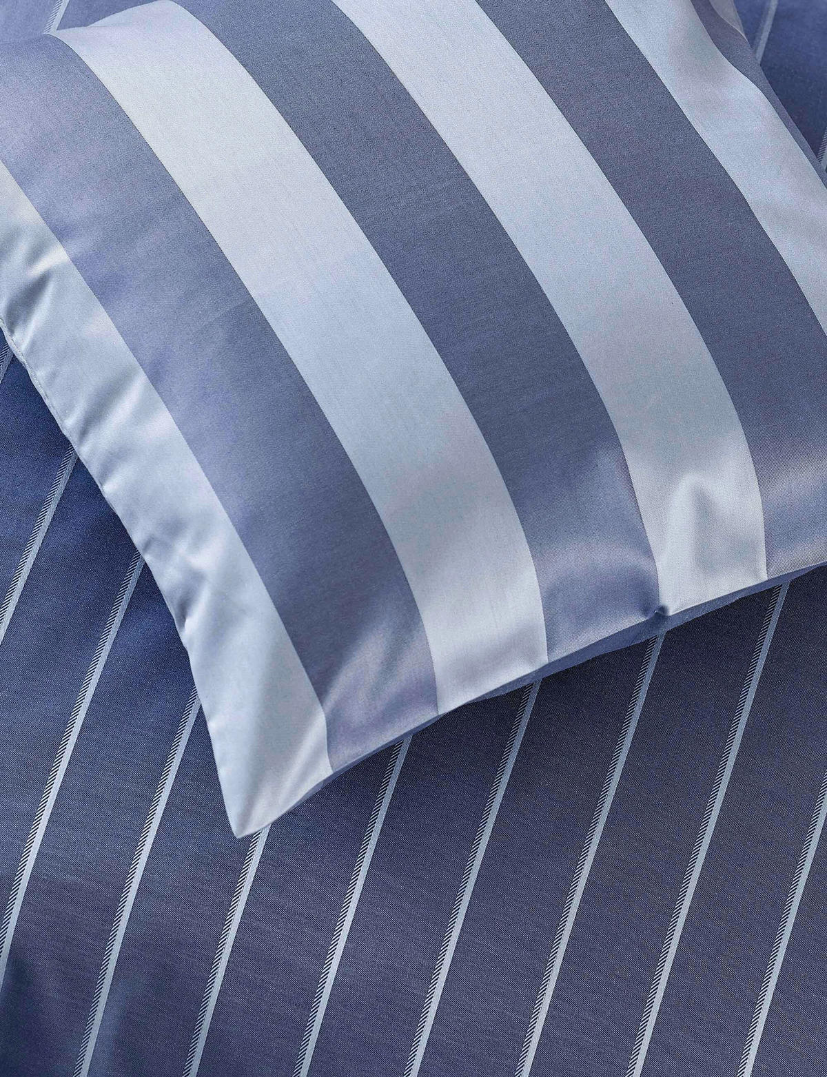 POSTELJNINA Belluno 140/200 cm damast temno modra  - temno modra, Konvencionalno, tekstil (140/200cm) - Curt Bauer