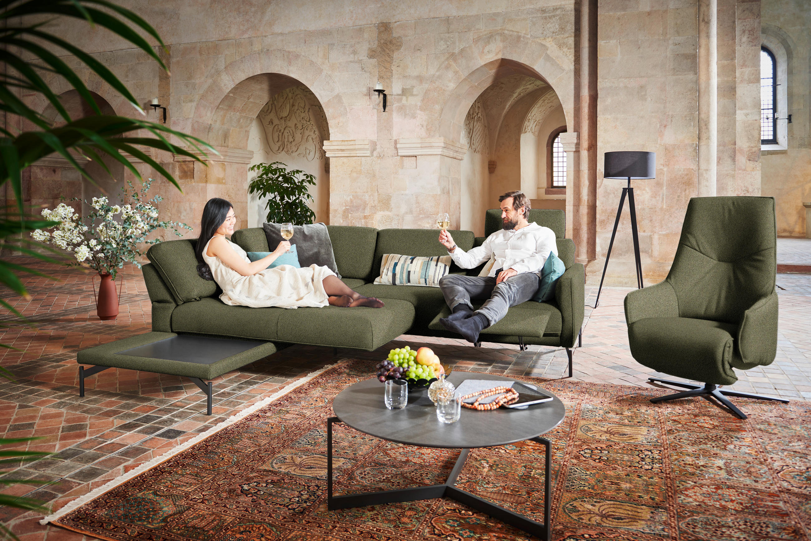 ECKSOFA in Flachgewebe, Struktur Olivgrün  230/254 cm  - Anthrazit/Olivgrün, Design, Textil/Metall (230/254cm) - Johann Jakob