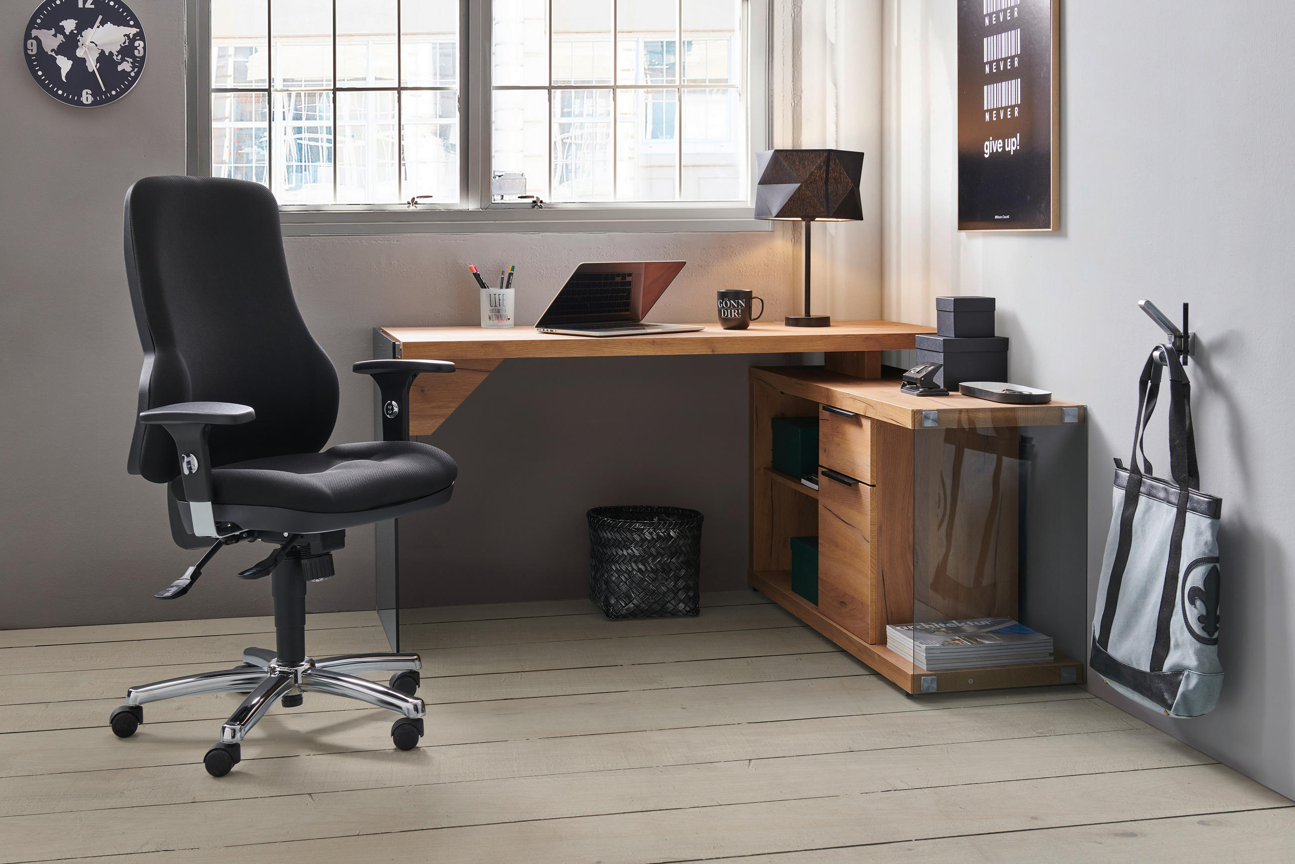 ECKSCHREIBTISCH 141,8/116,5/74 cm  in Eichefarben  - Chromfarben/Eichefarben, Design, Glas/Holzwerkstoff (141,8/116,5/74cm) - Novel