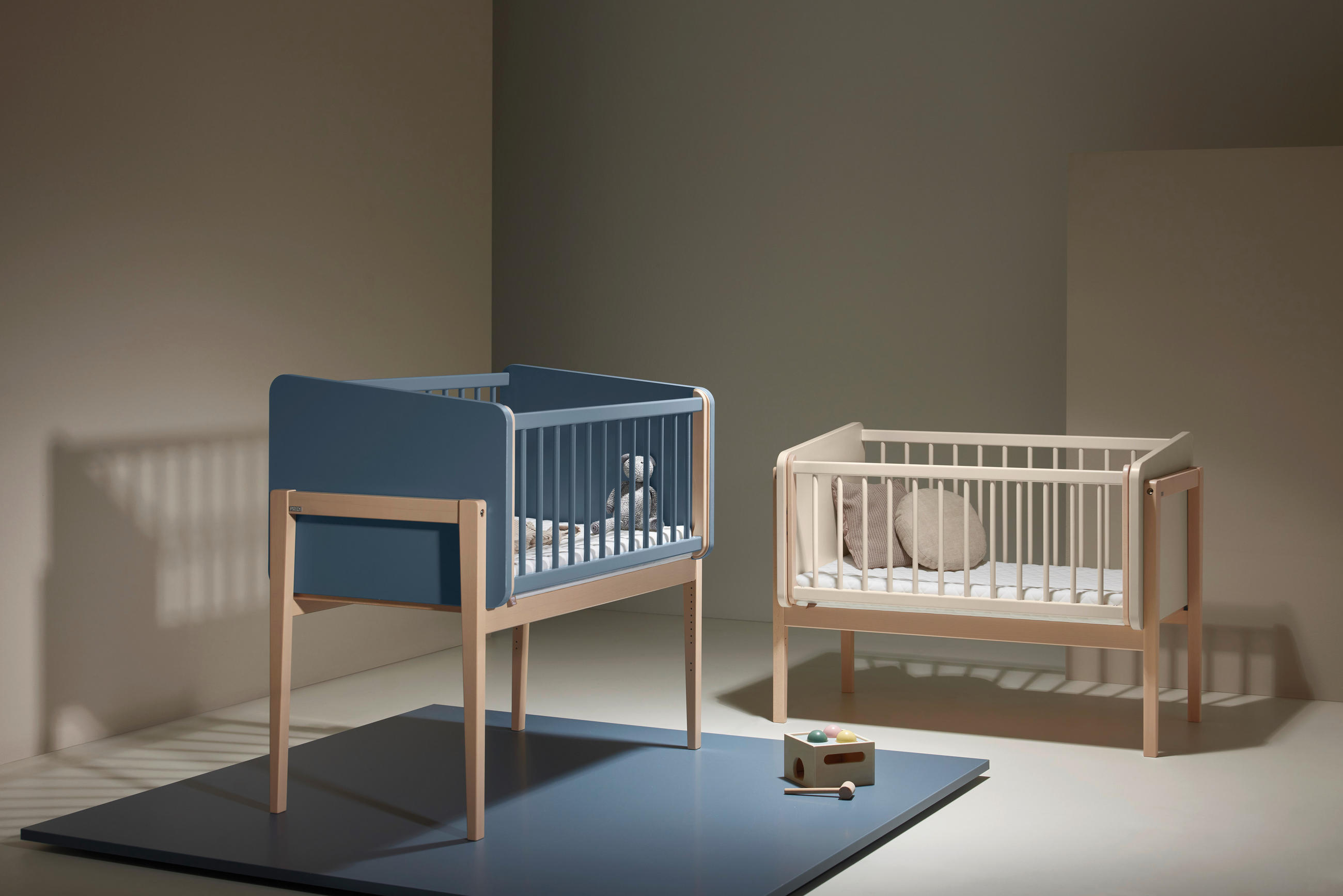 Thumbnail - Paidi Beistellbett Little Cloud, Beige, Holzwerkstoff, 109.70x56.90x99.40 cm, Blauer Engel, Goldenes M, zur Sitzbank umb...