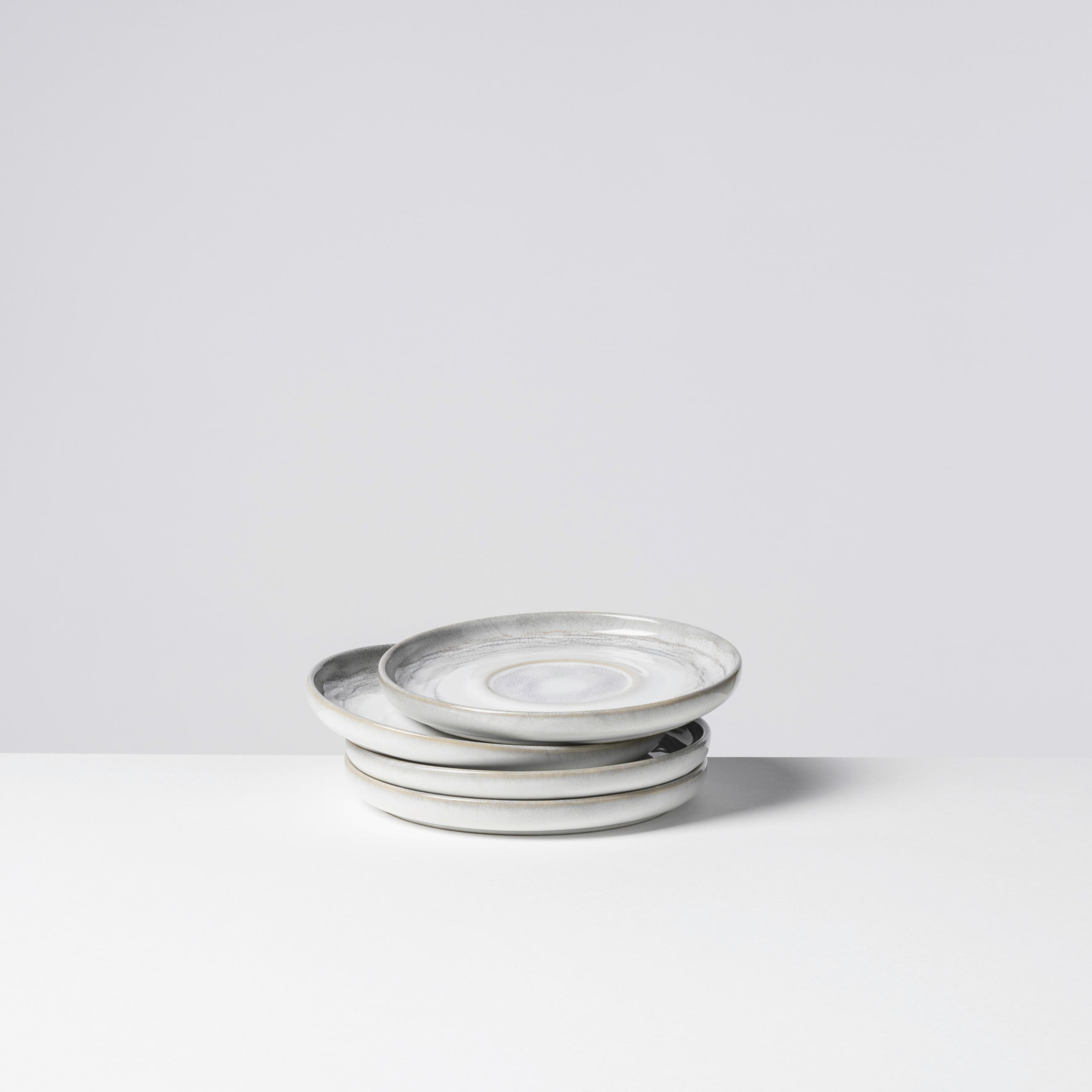 UNTERTASSENSET TIEFER SEE  - Hellgrau/Weiß, Basics, Keramik (14,4/1,7cm) - Gipfelstück