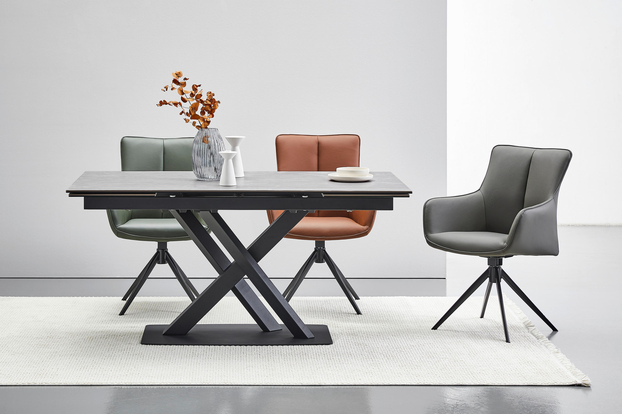 CHAISE ACCOUDOIRS in Eisen Echtleder pigmentiert - gris/noir, Design, cuir/métal (64/87/60cm) - Novel